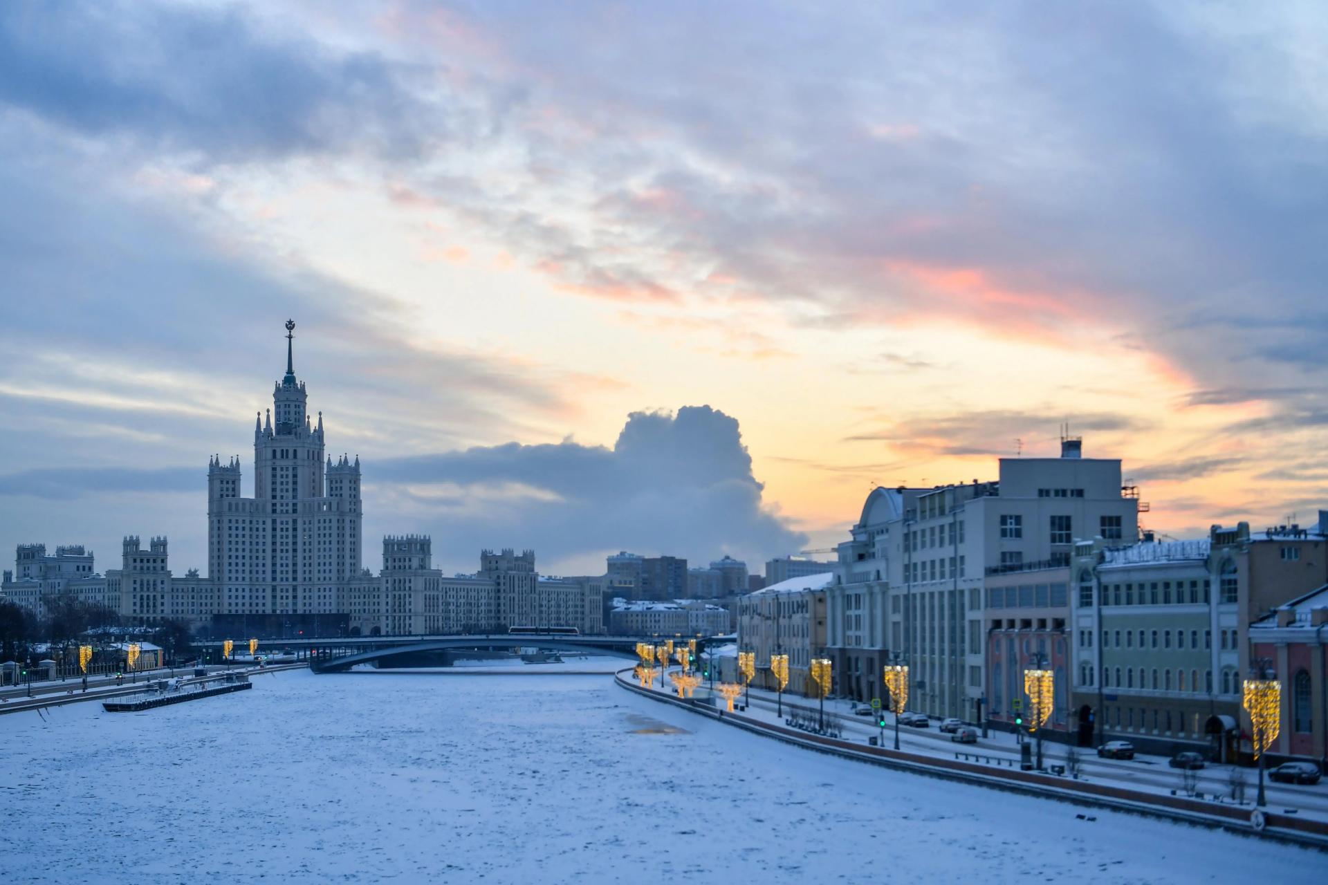 雪后莫斯科 #城市冬景图鉴# #莫斯科# #你的城市在下雪吗