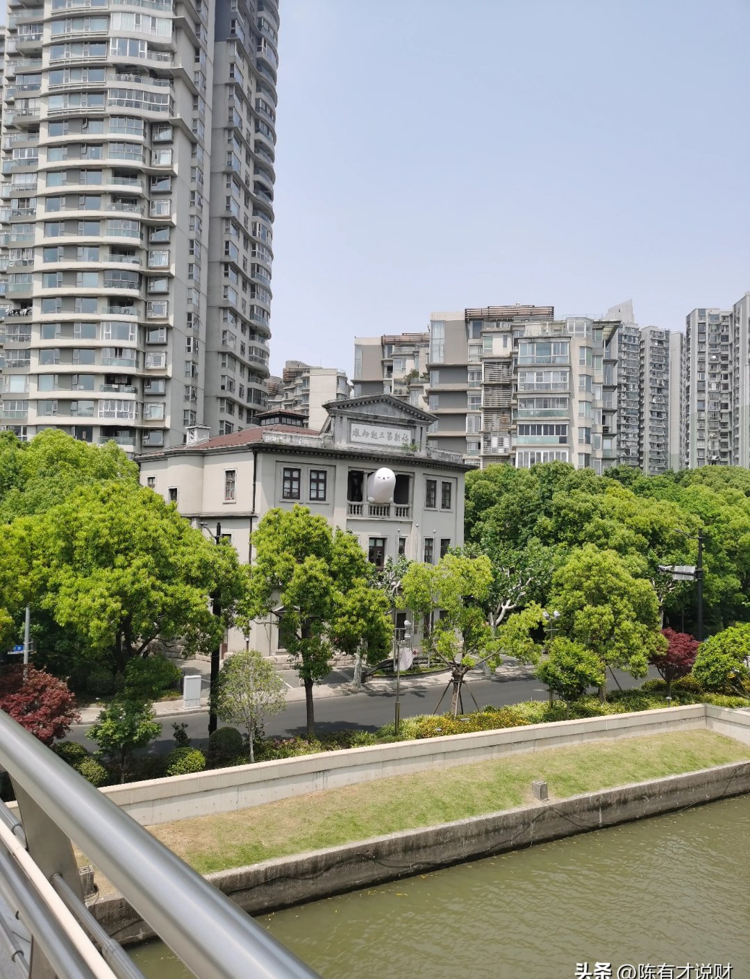 这次回国,我找了不少同行朋友,聊聊最近国内的就业形势,得出以下结论