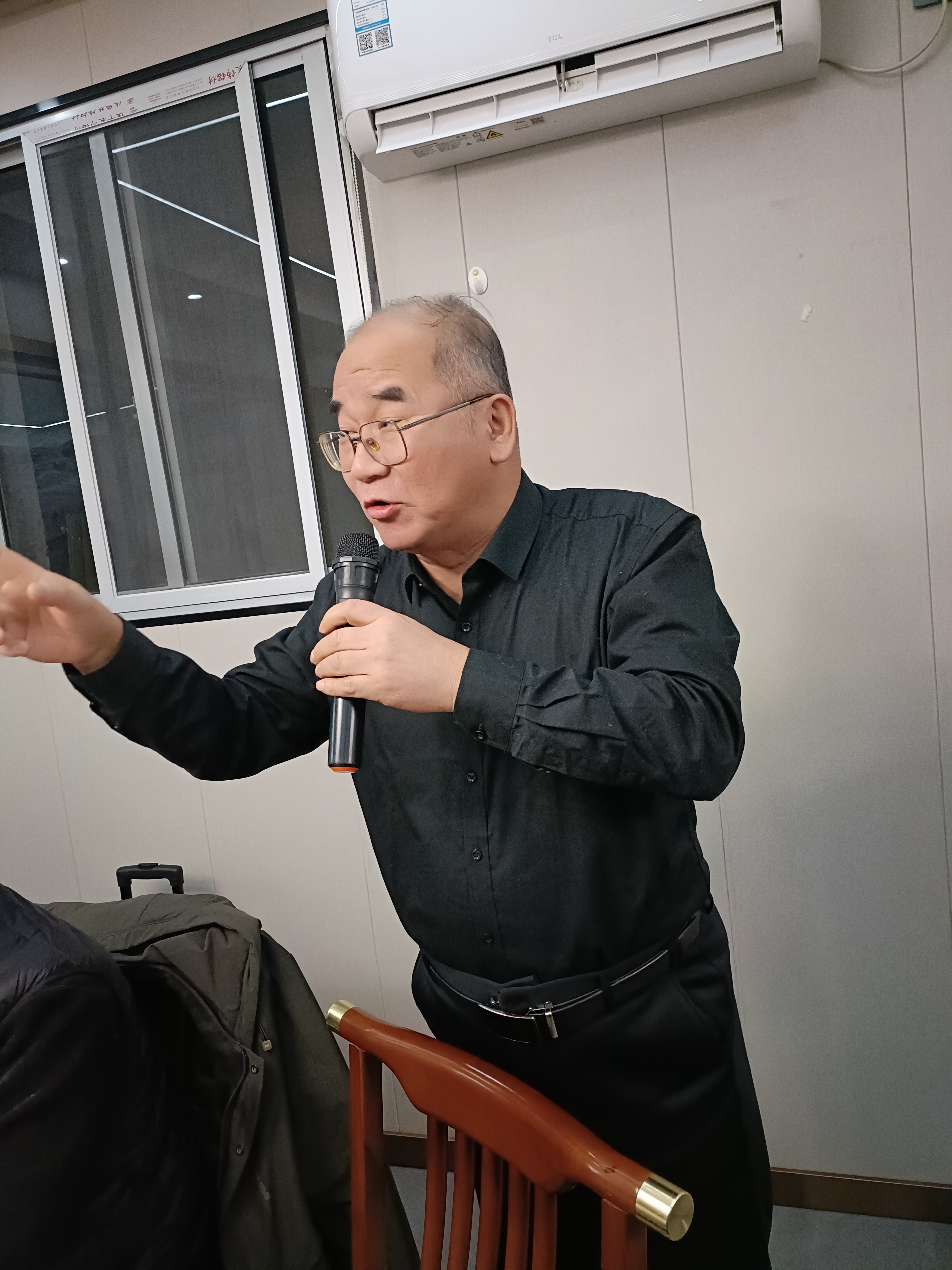 《越城花巷邻里情:九周年,再续深厚情谊》