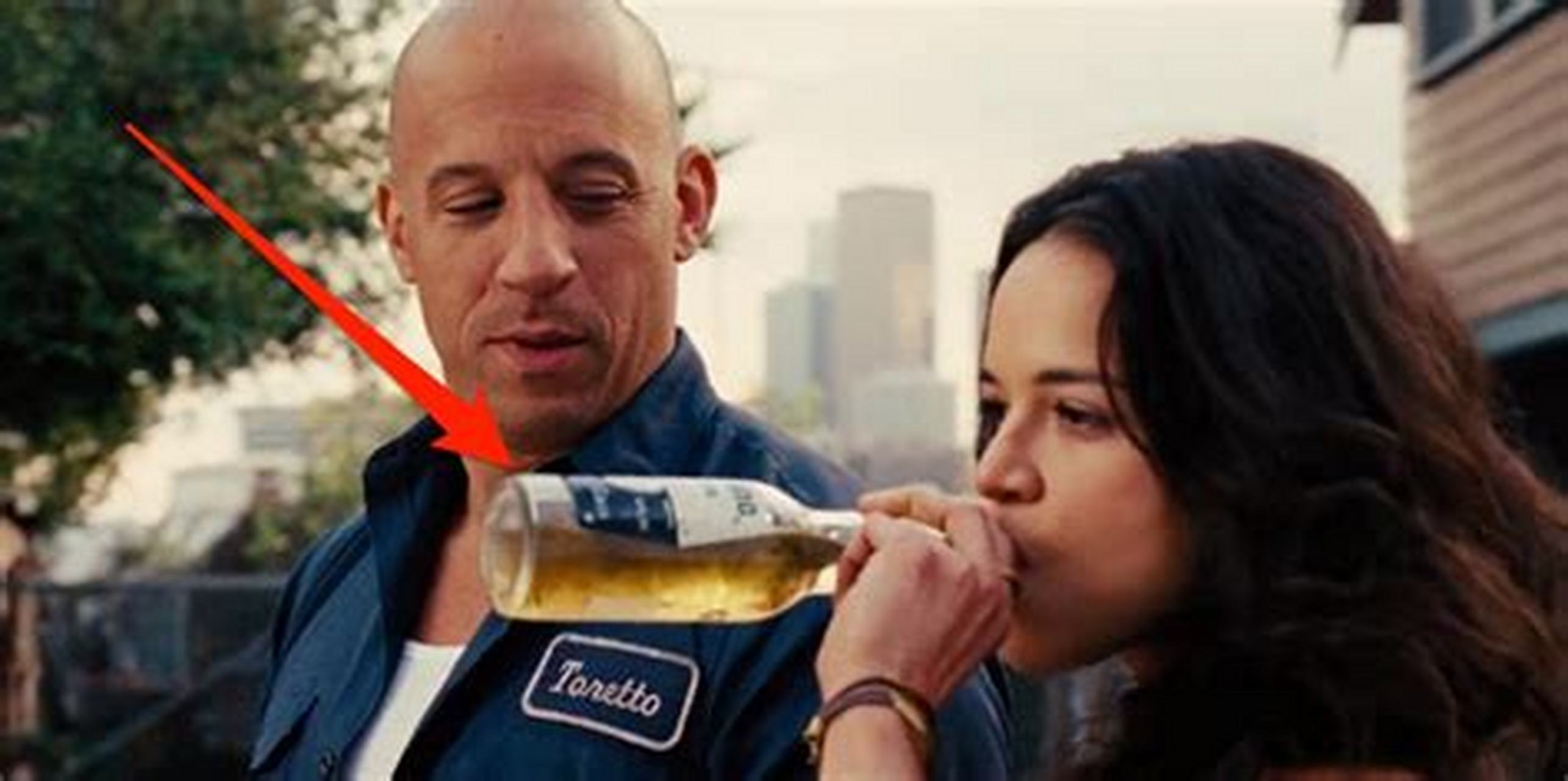 每日一句英译英:product placement 广告植入  在没有把"用英语学英语