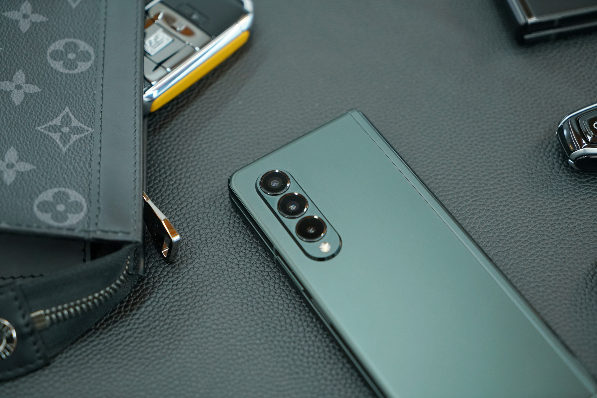 最近一直在聊三星galaxy z fold3,这个机器的优势,功能基本也都聊透了