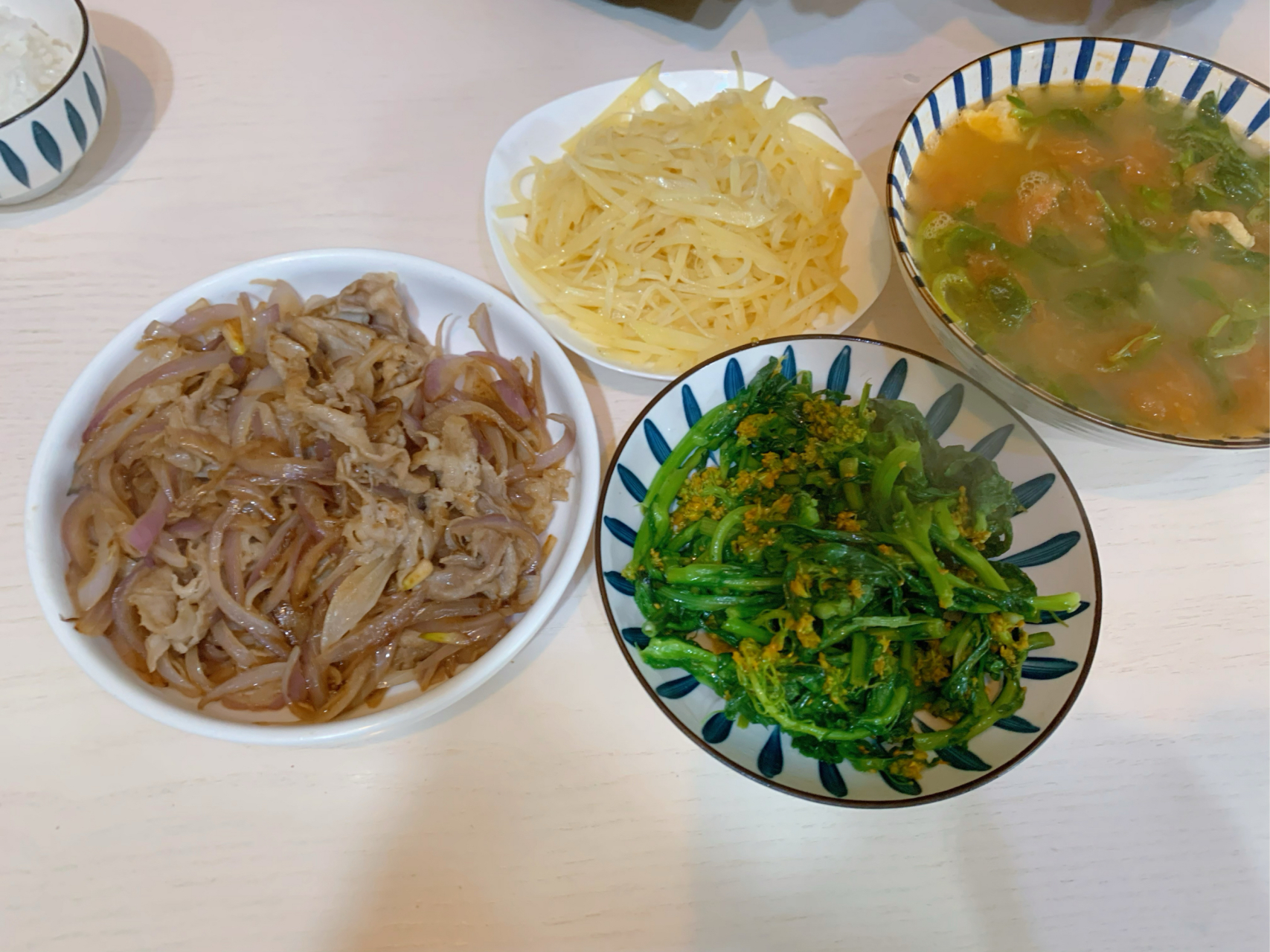 晒晒午餐"三菜一汤",有荤有素,花费15元,简简单单过日子!