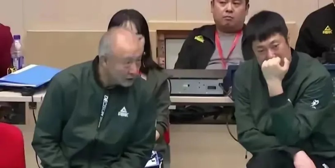主教练赵勇本来是辽宁省队的教练,他的岳父岳金库还是赖亚文的老教练
