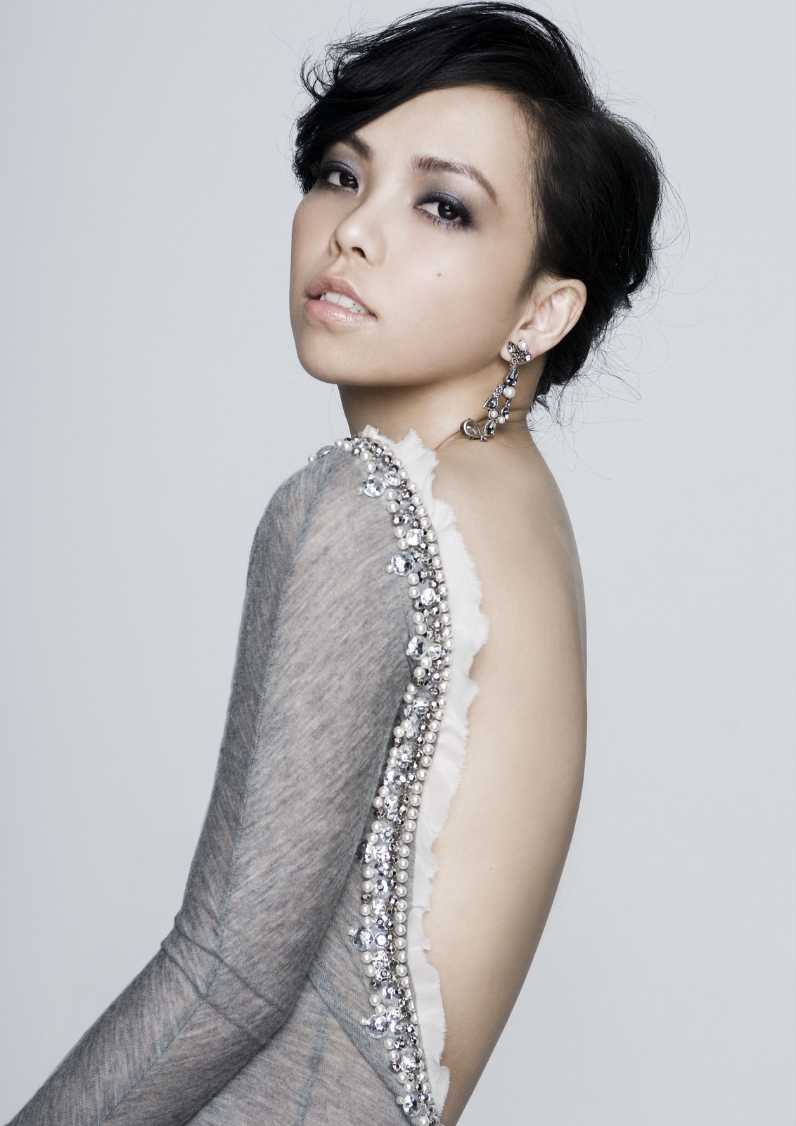 【天后保暖指南:如何在零度舞台炼成行走的暖宝宝】