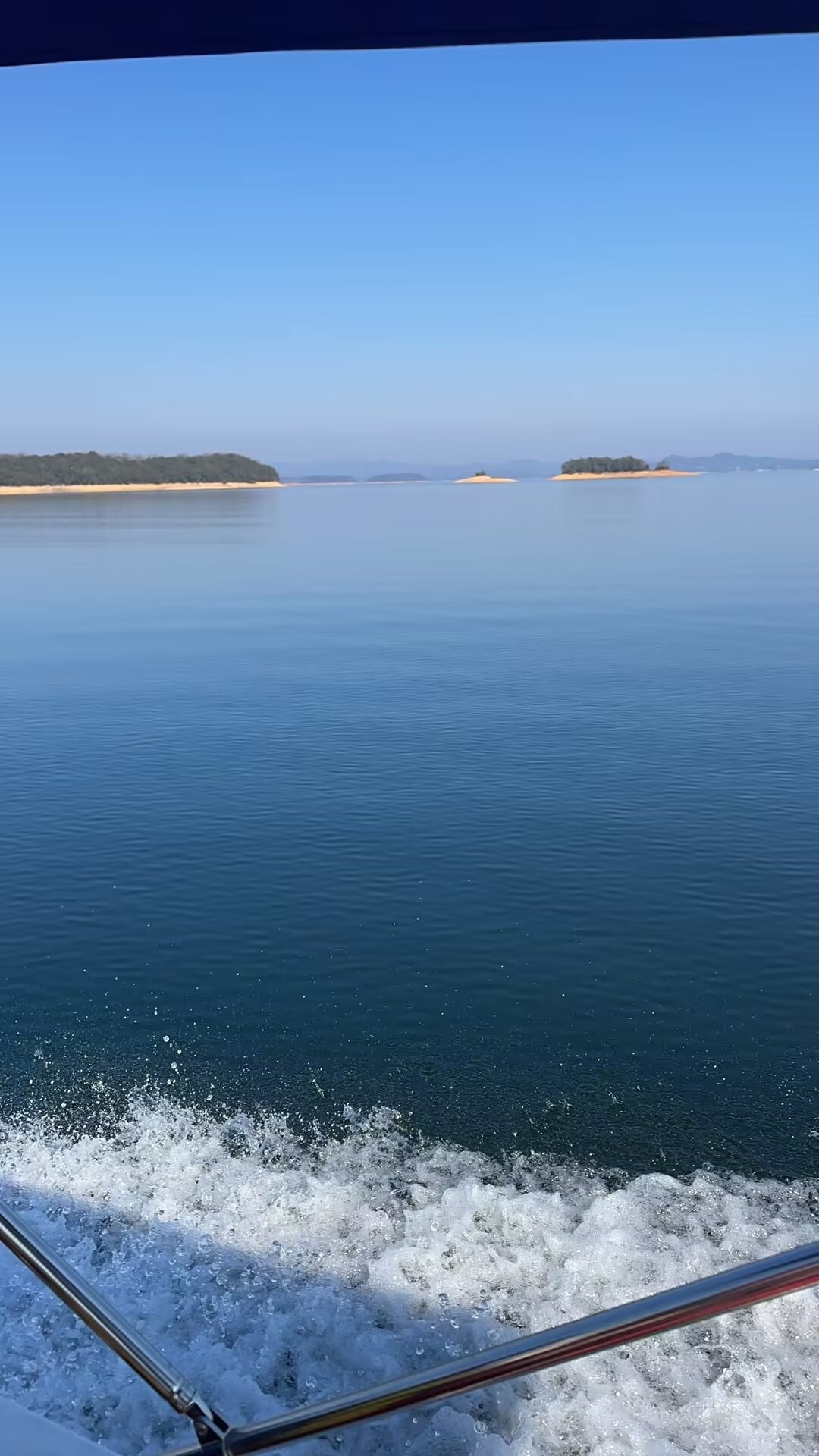 庐山西海美景 湖面上的奇趣之旅  亲爱的小仙女们,你们见过蓝色的天空