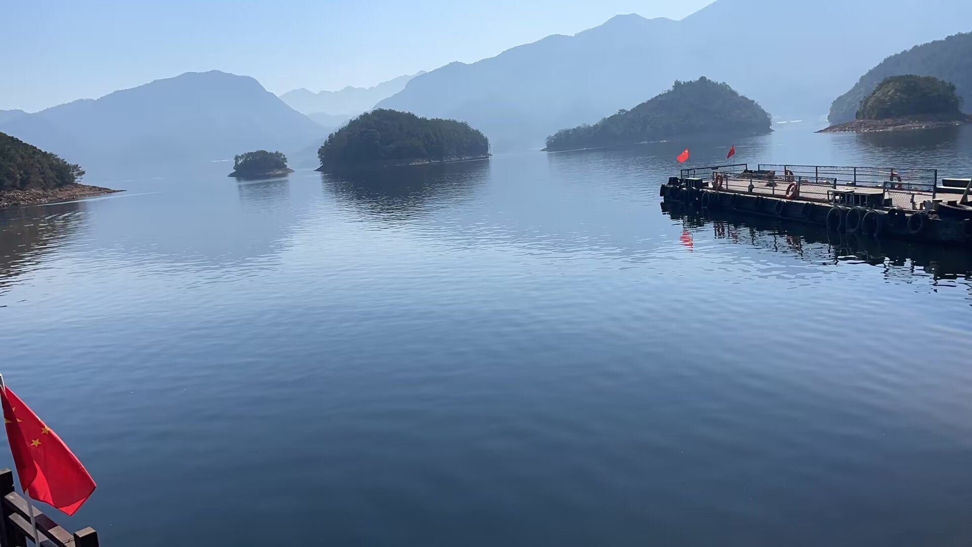 庐山西海美景 湖面上的奇趣之旅  亲爱的小仙女们,你们见过蓝色的天空