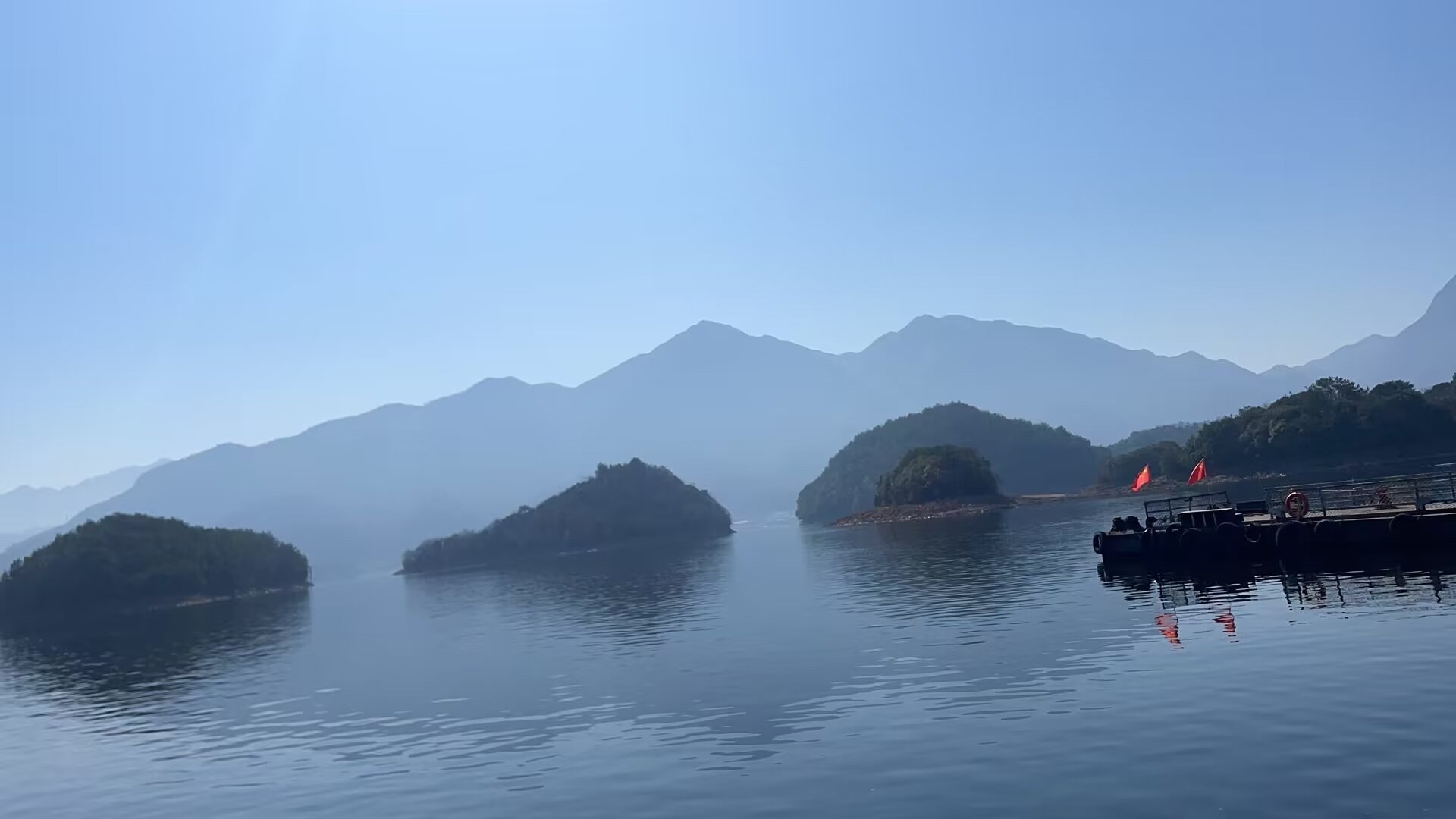 庐山西海美景 湖面上的奇趣之旅  亲爱的小仙女们,你们见过蓝色的天空