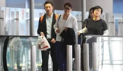 毛阿敏儿子徐子涵19岁高大帅气