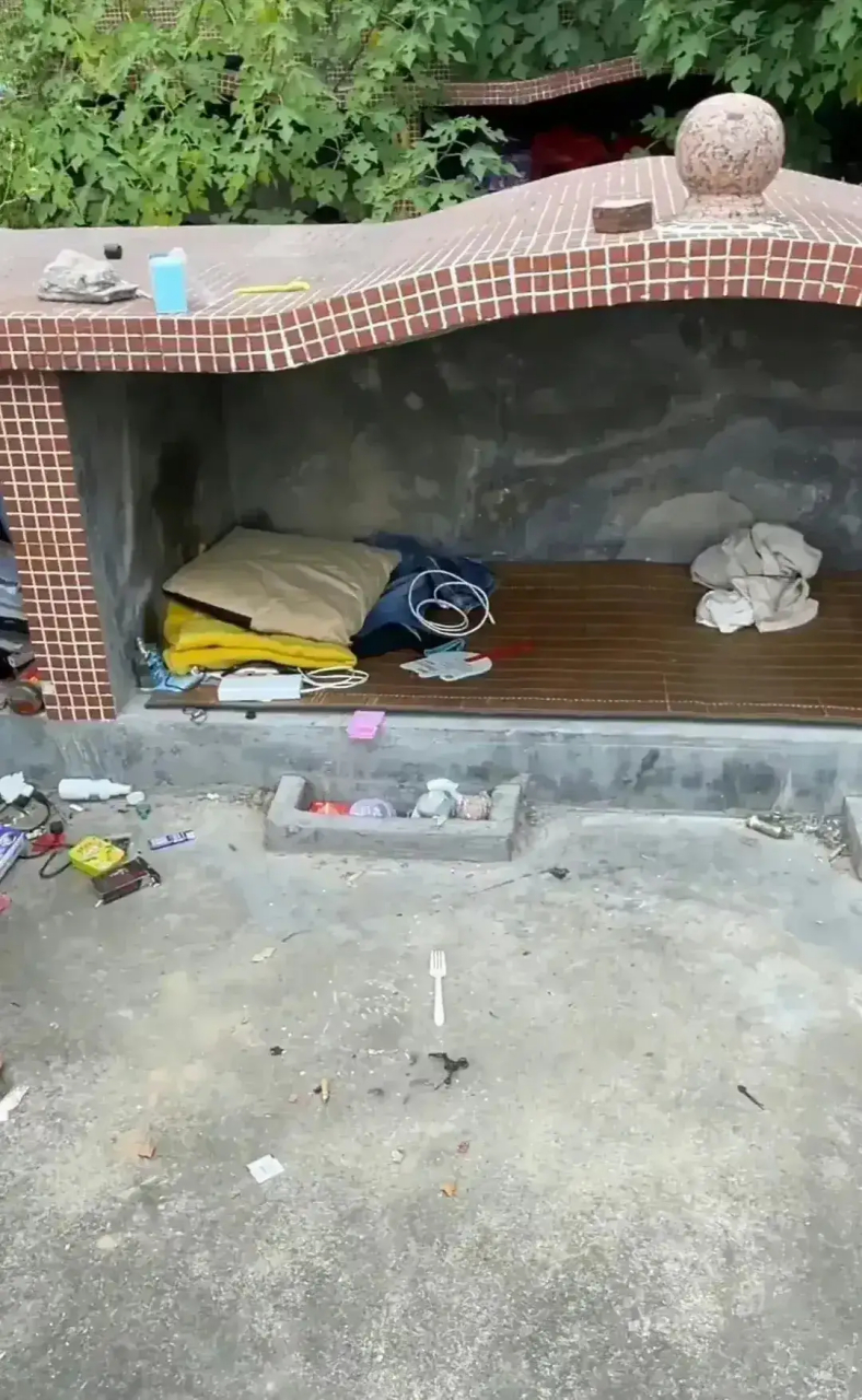 小是小了点,但是总比桥洞下面强啊!