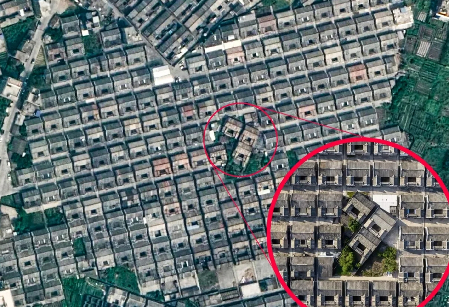 这是卫星地图上看到的广东普宁一个镇上的民房,周围都是整齐划一的,而