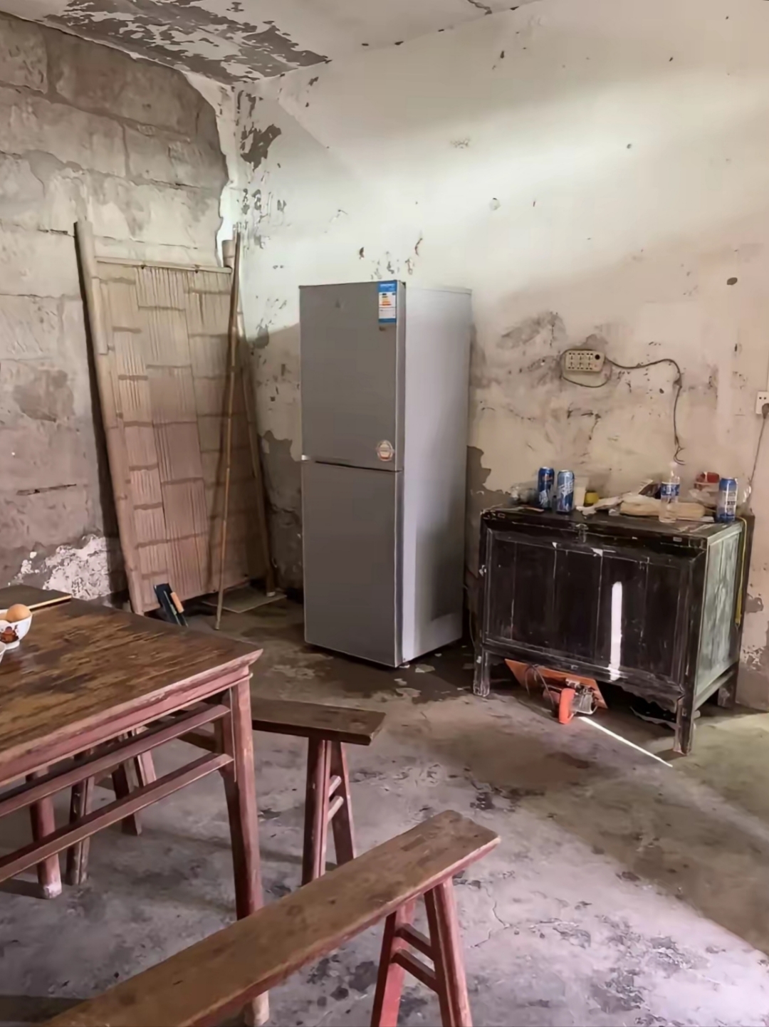 由于他家离得远,我一直没机会去,这次终于去了,却看到一堆问题