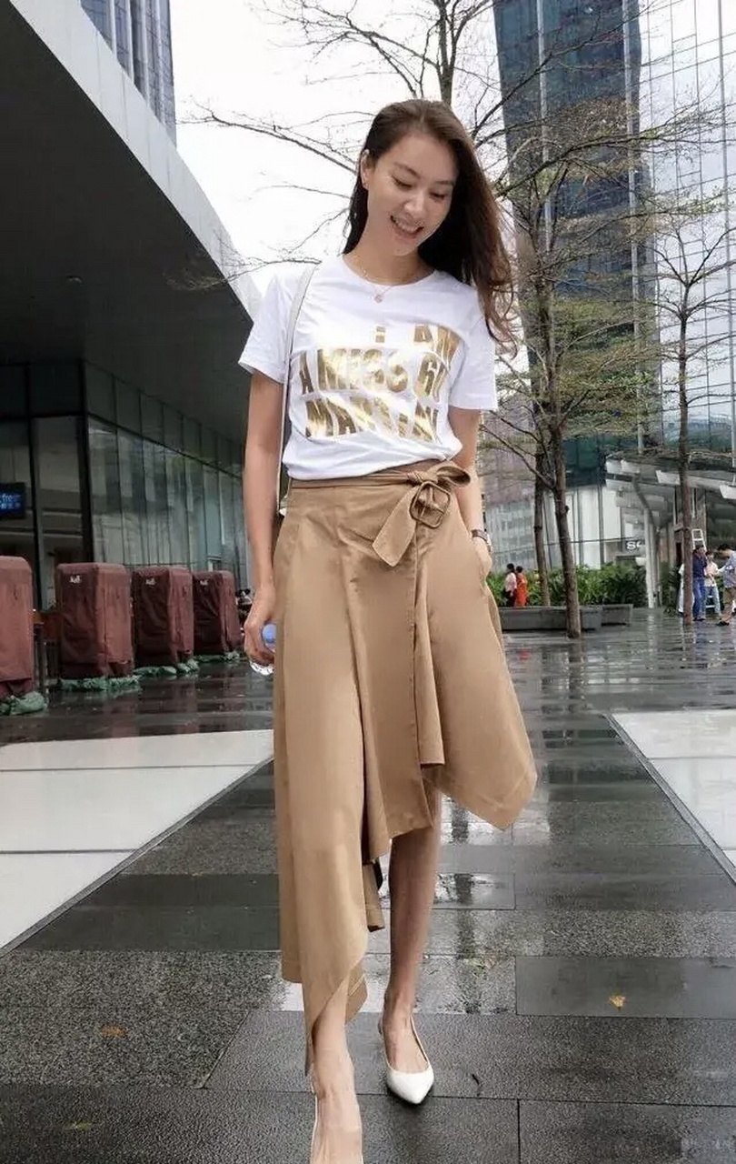 谢杏芳于1981年9月8日出生在广州市,祖籍广东新兴县