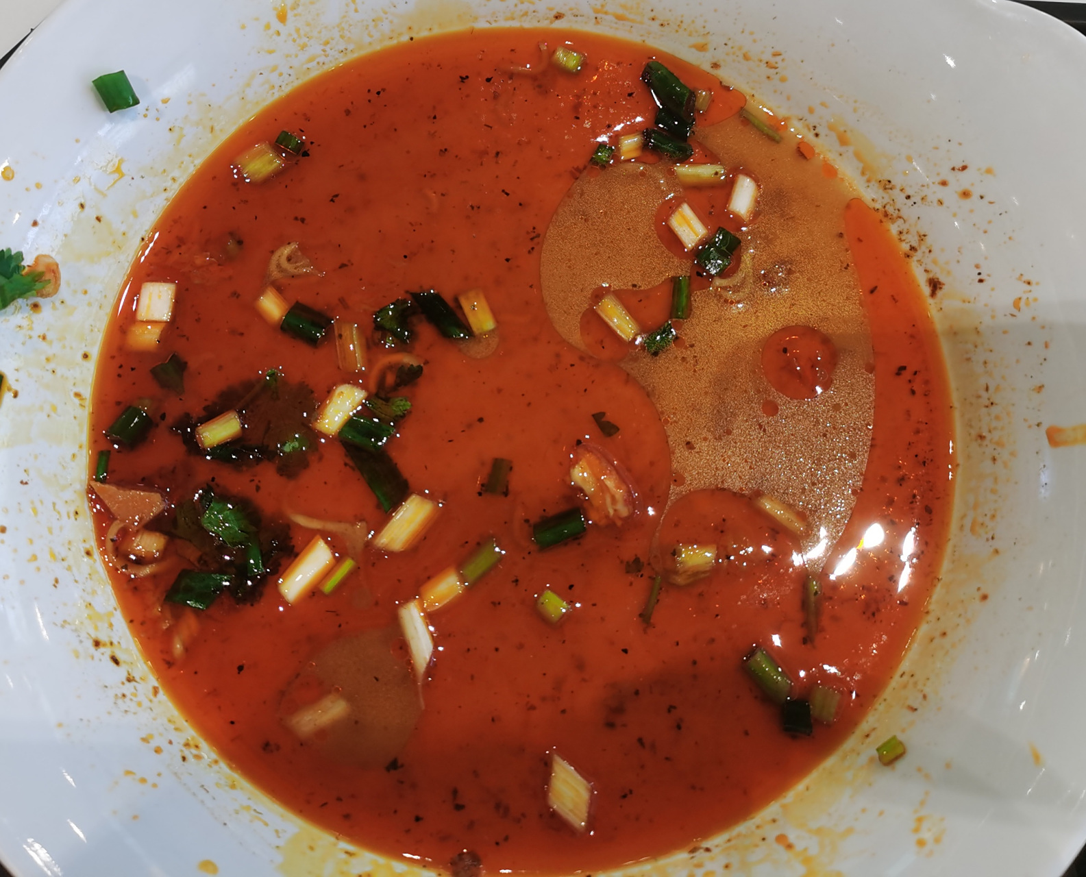 炫饭了,今天来吃麻辣烫,我今天灰常灰常厉害,因为我炫完了,实现光盘