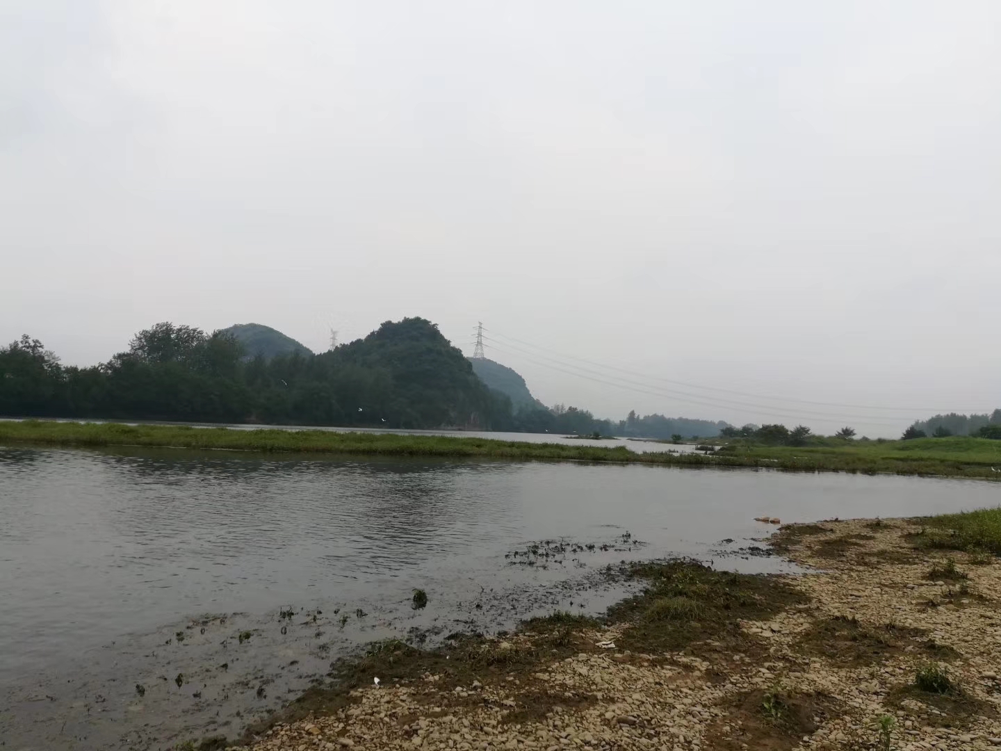 不是什么名胜景区,纯纯的乡下自然风光.