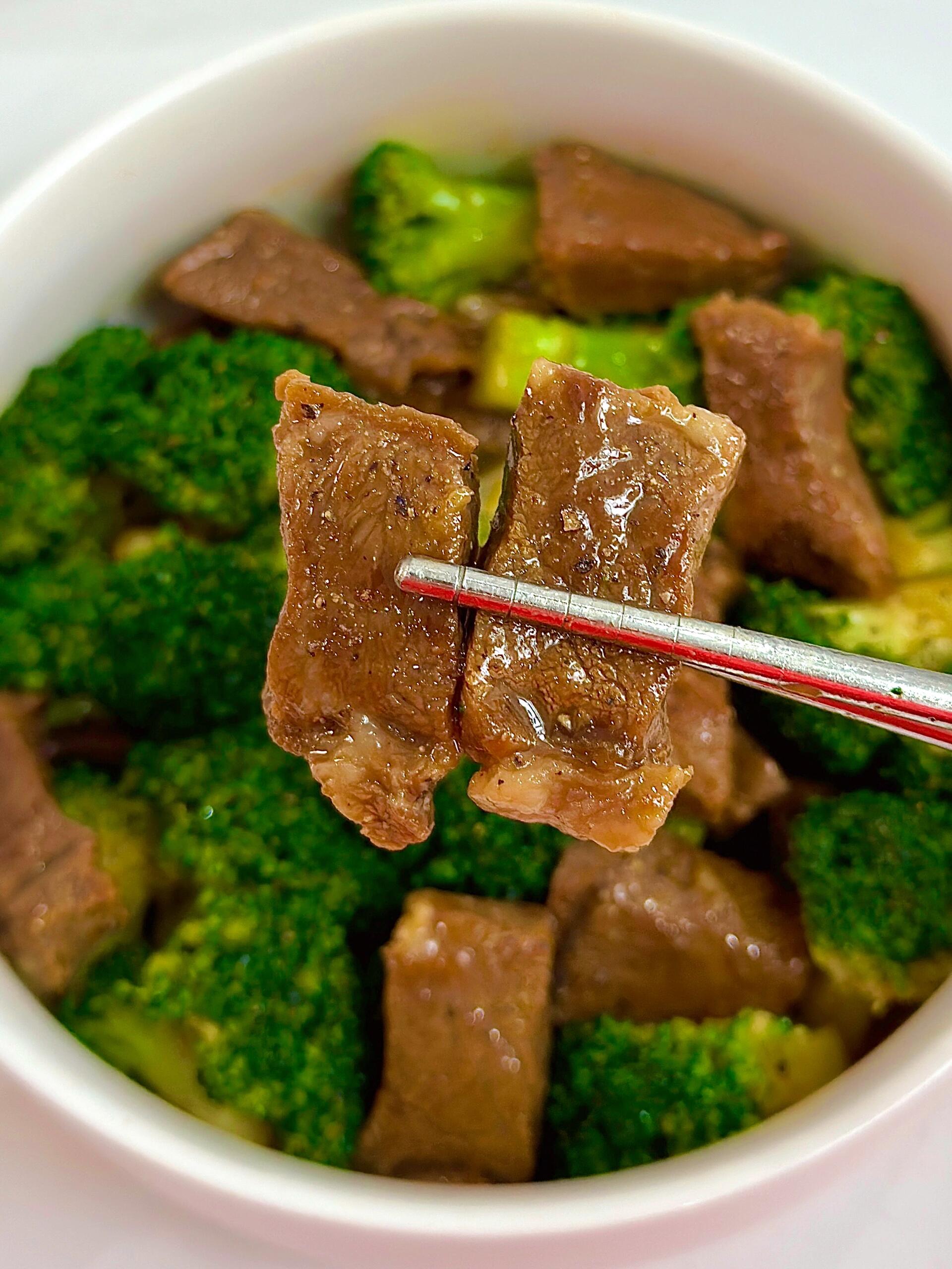 讲真…这个真的巨掉秤又好吃啊,分享巨好吃的西兰花炒牛肉!巨巨好吃!