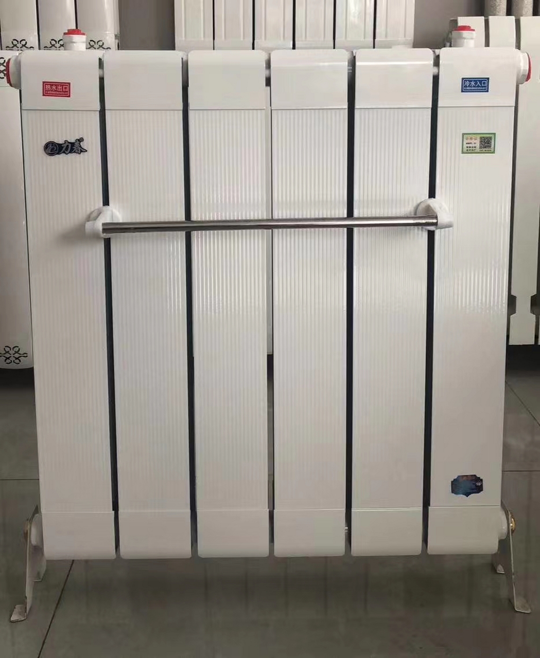 鑫沃特散热器:家装暖气片换新时的注意事项  随着暖气片市场新产品不