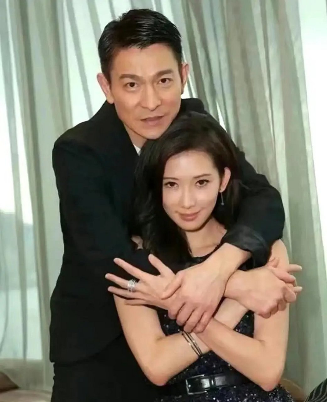 刘德华与林志玲罕见同框,画面中两人默契十足,仿佛电影情节再现!