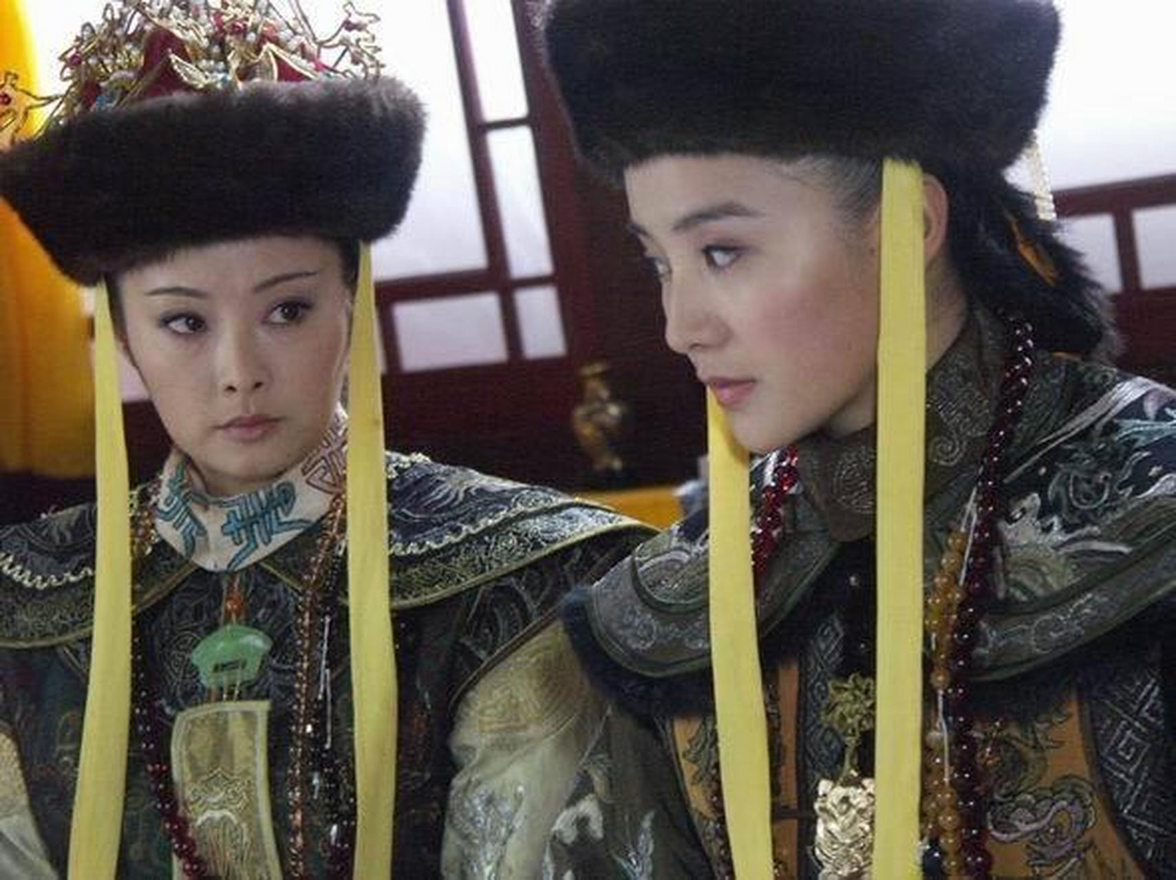 慈安和慈禧,在她们的老公咸丰皇帝活着时,非常节约,头上的花都不敢戴