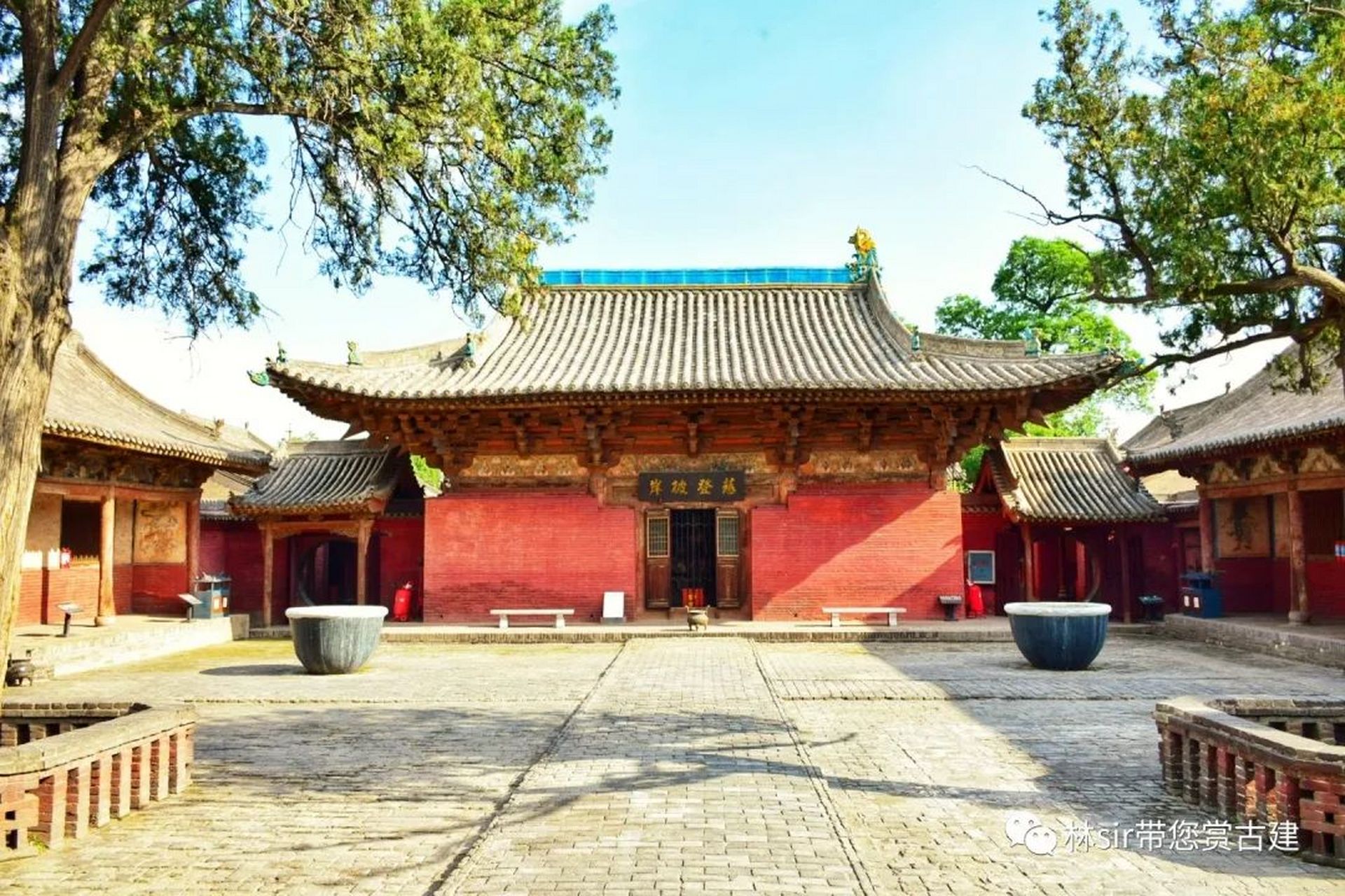 万佛殿:位平遥郝洞镇国寺.