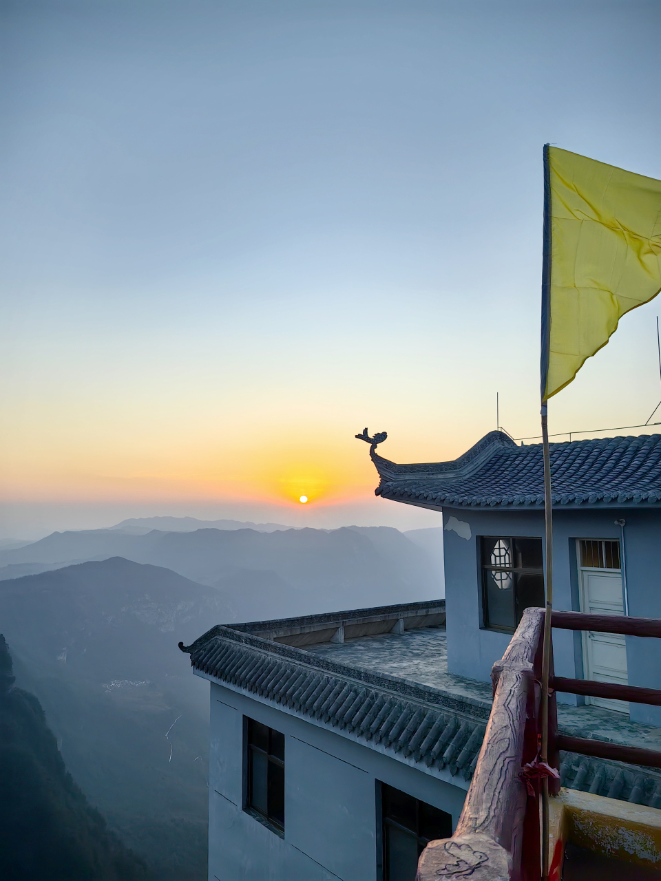 甘肃成县鸡峰山落日美景!