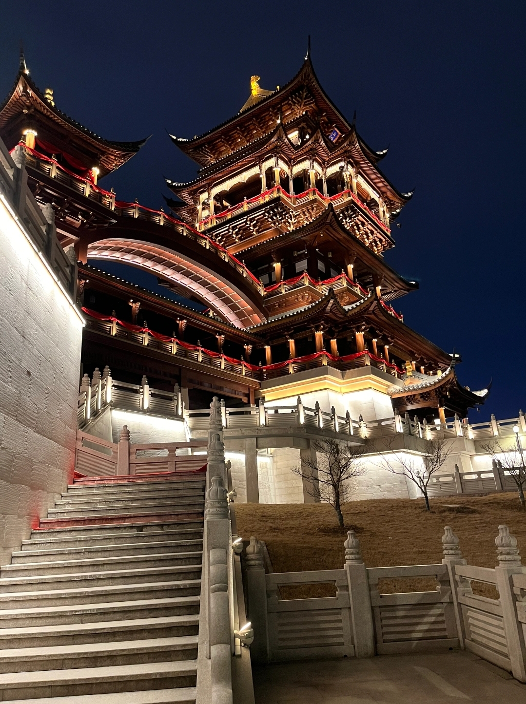 鸡鸣可观日出, 乌啼宜望星辰——义乌鸡鸣阁 地点: 义乌鸡鸣阁 ( 浙江