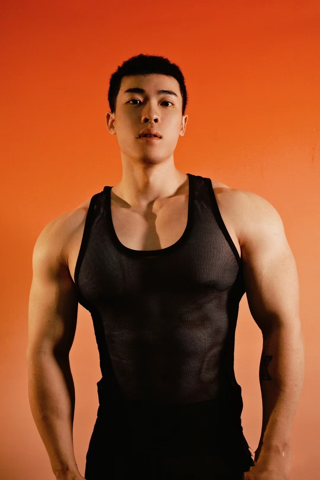 向世界展示我的魅力!#型男帅哥# #帅哥# #肌肉型男