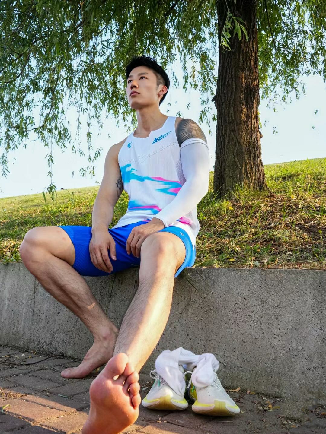 问一下脚脚臭不臭?[左捂脸]