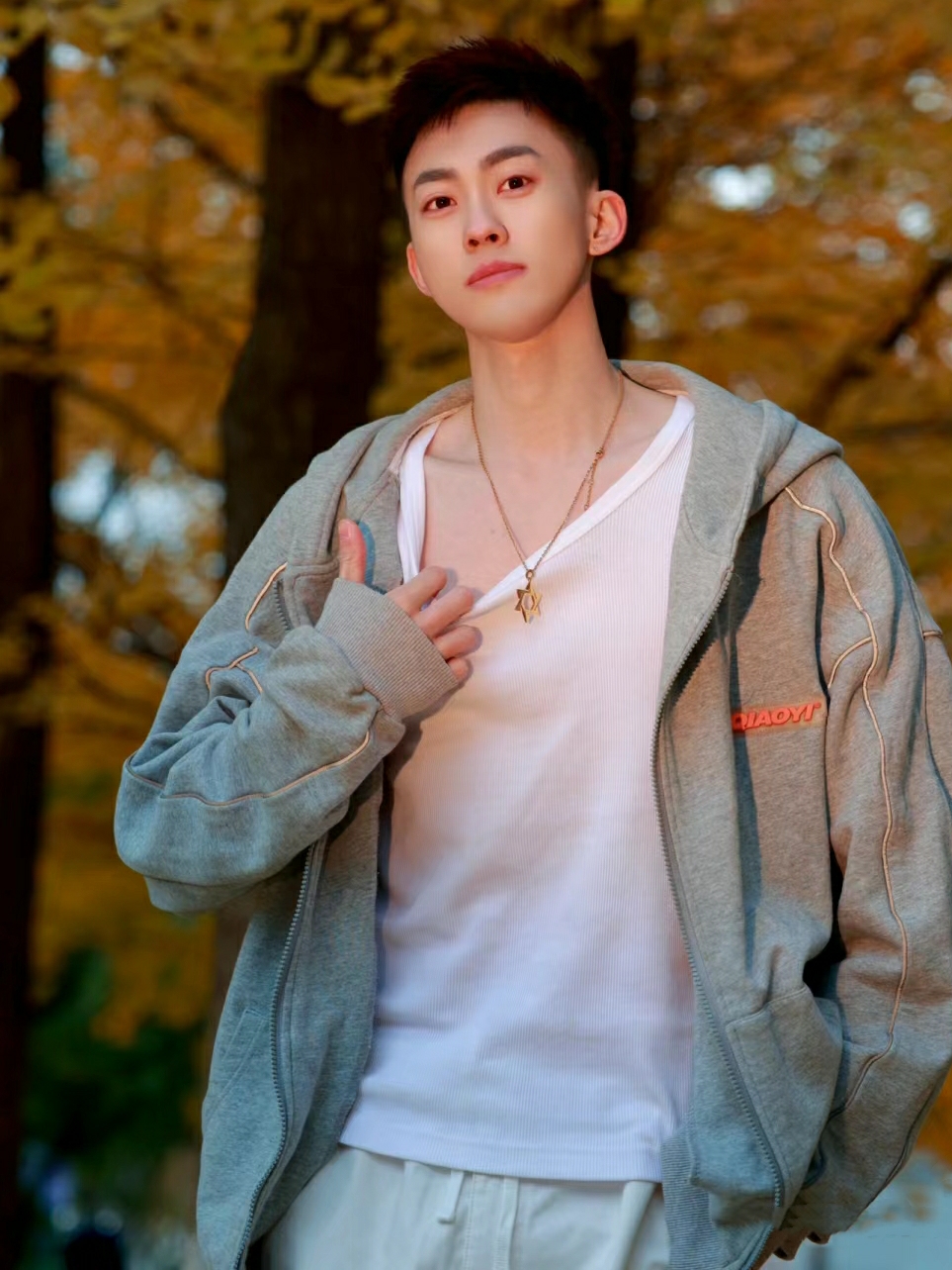 型男帅哥# #帅哥# #腹肌