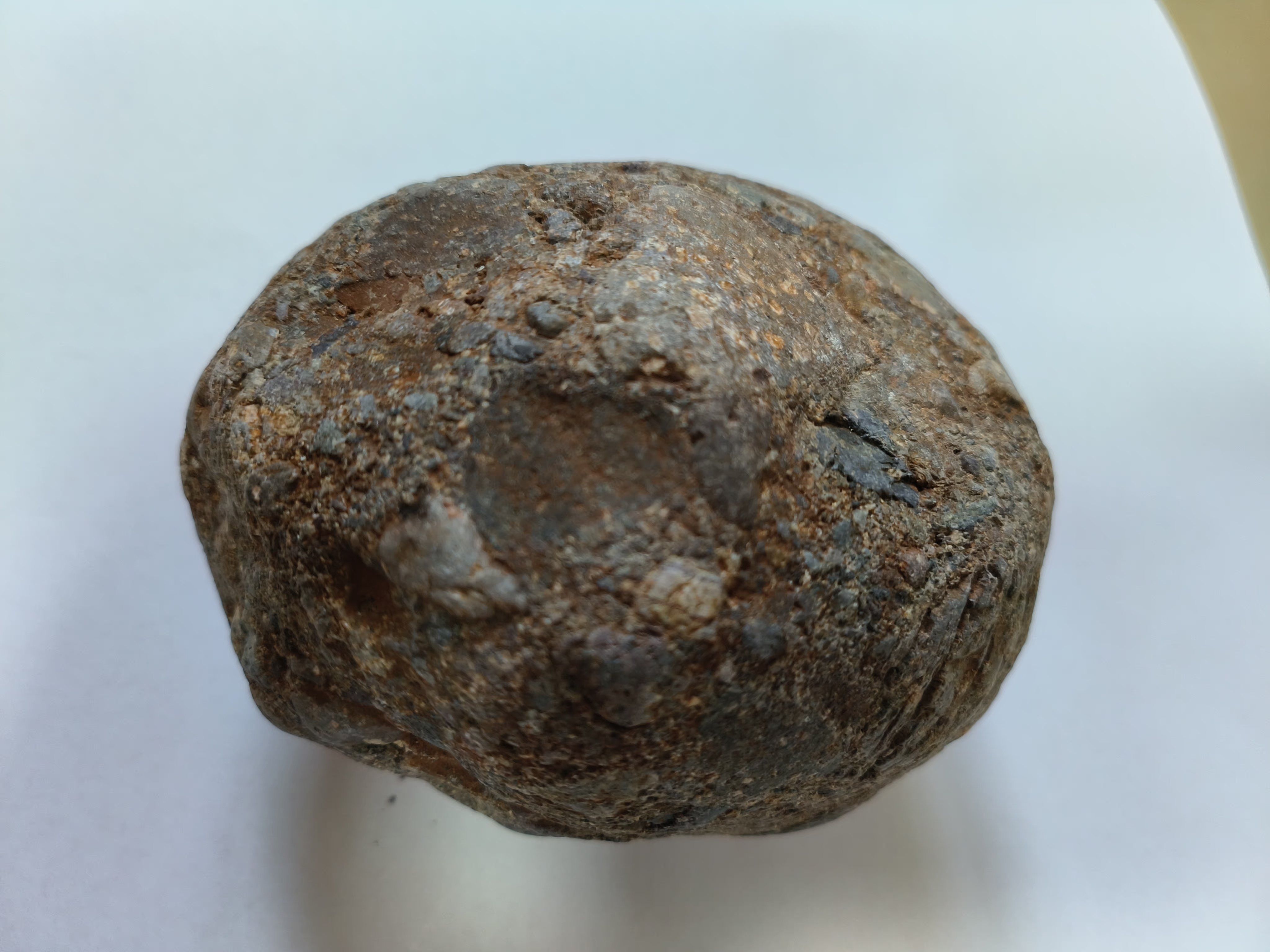 橄榄陨石,重约1000克,价格200万,如喜欢价格可谈!