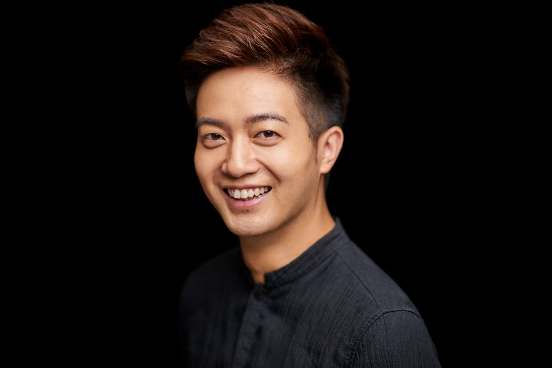 林泉曾任是河南电视台都市频道主持《都市报道》 主播,现任在是国防