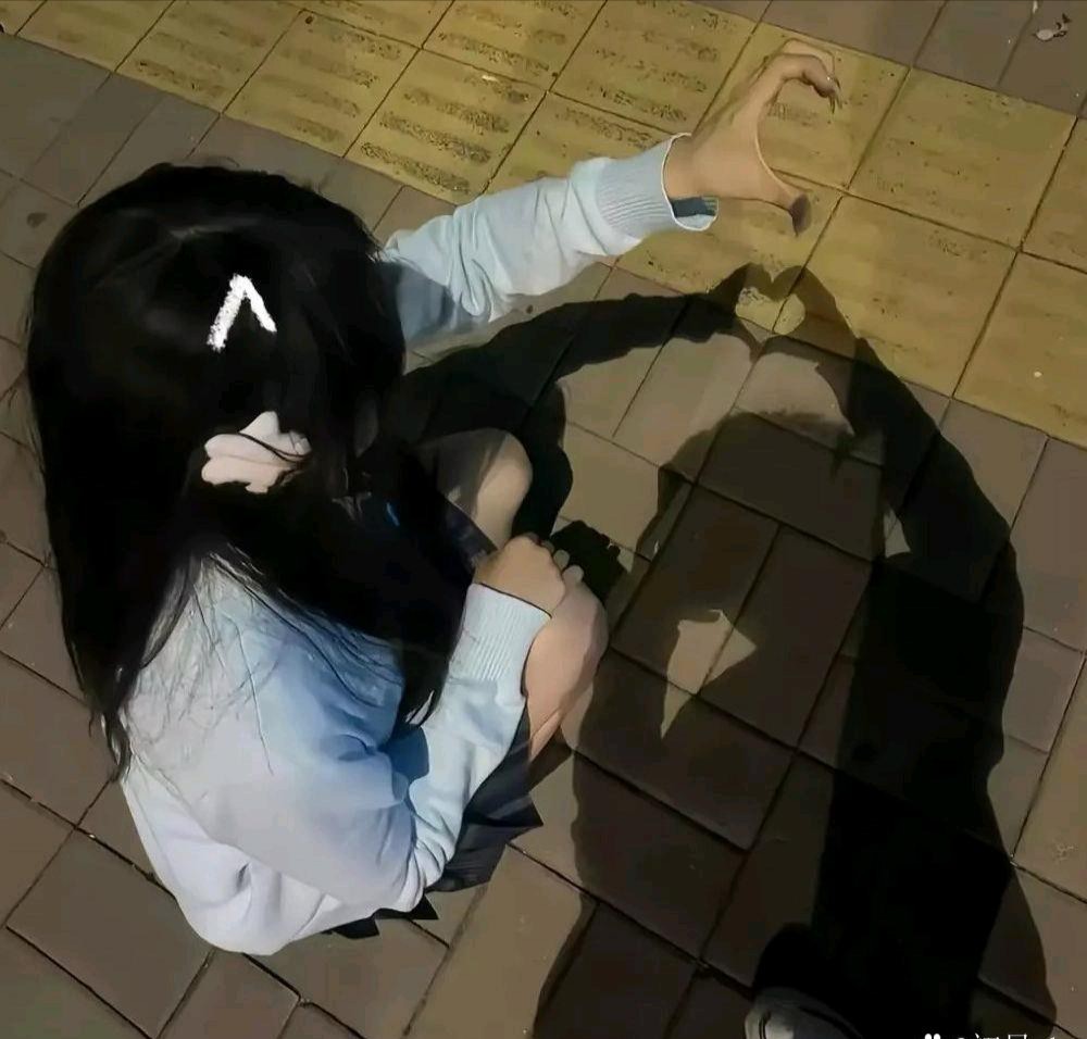 超级好看的女头ins公主拿图点个赞