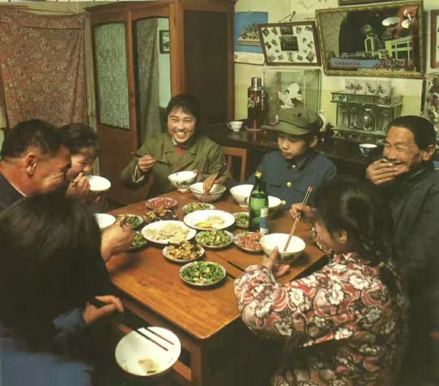 80年代这桌子饭菜,算富裕水平吗?