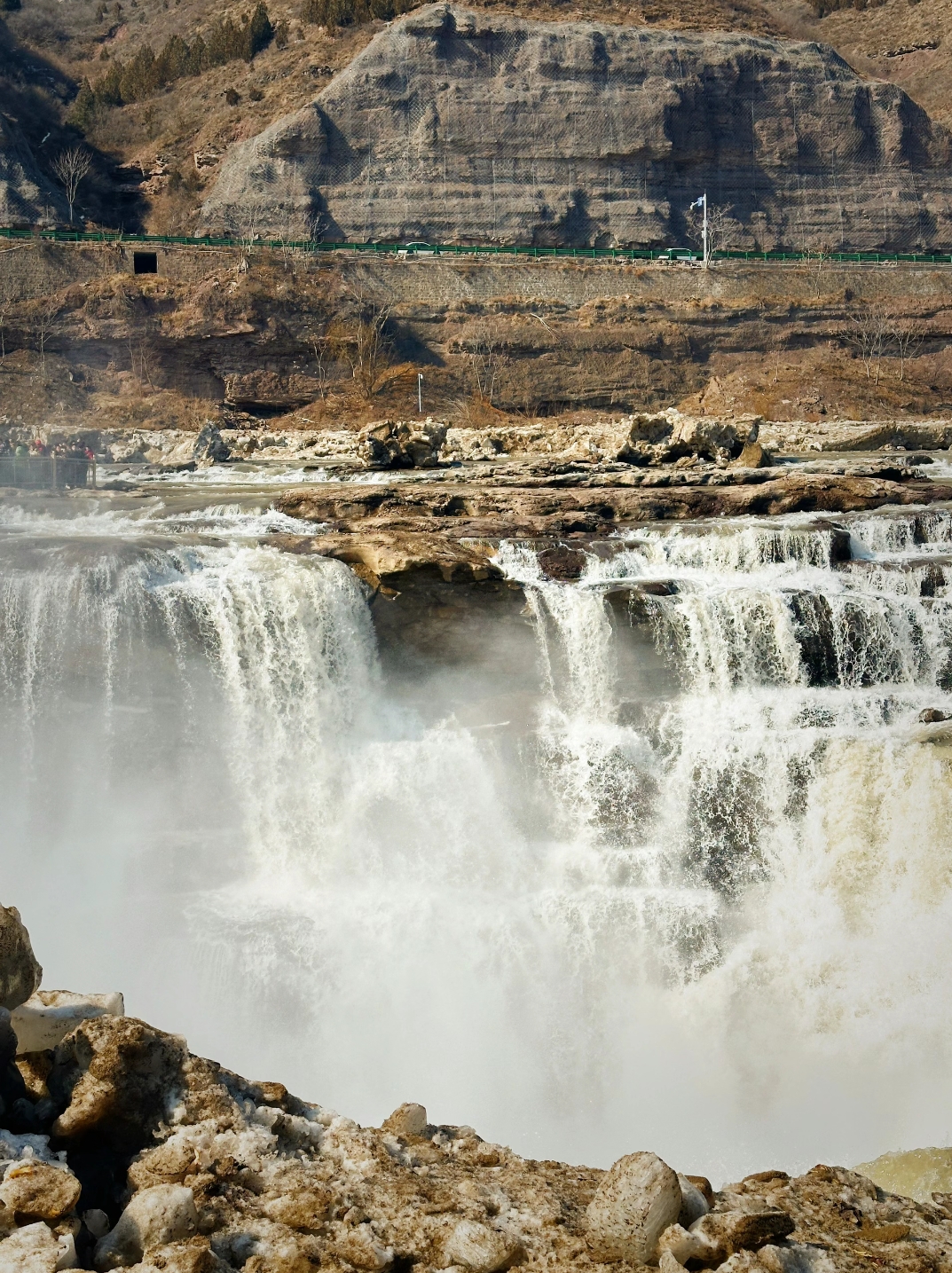 来山西游玩,怎么能不去壶口瀑布和恒山呢?