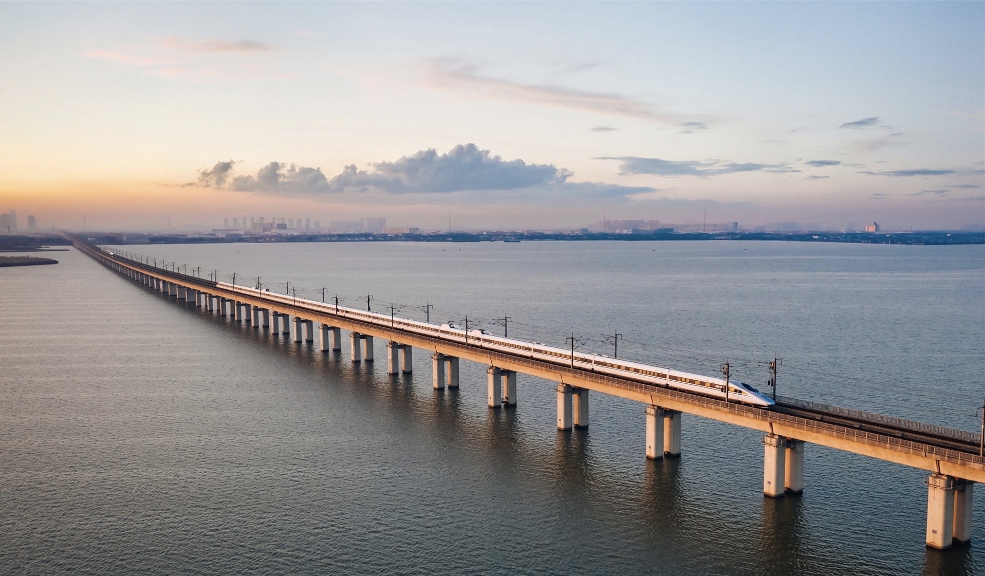 世界上最长的10座大桥,中国占据6席,第一是丹昆特大桥,长164公里,真的