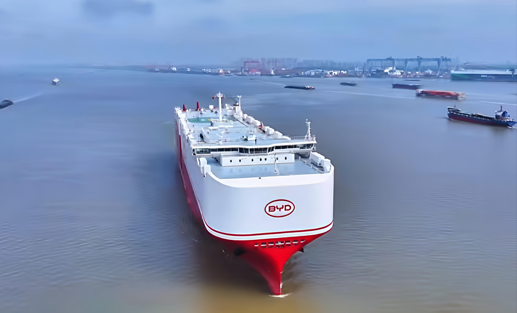 近日,由扬州仪征制造的全球最大lng双燃料汽车滚装船"比亚迪西安