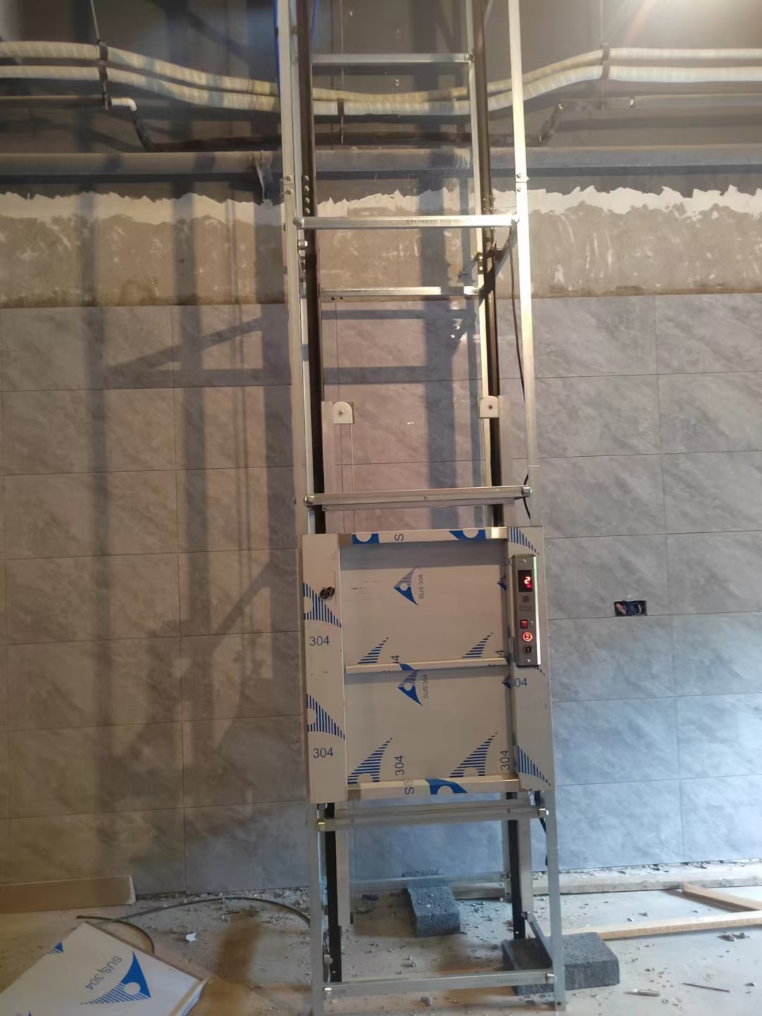 小型经济款传菜电梯使用太方便了