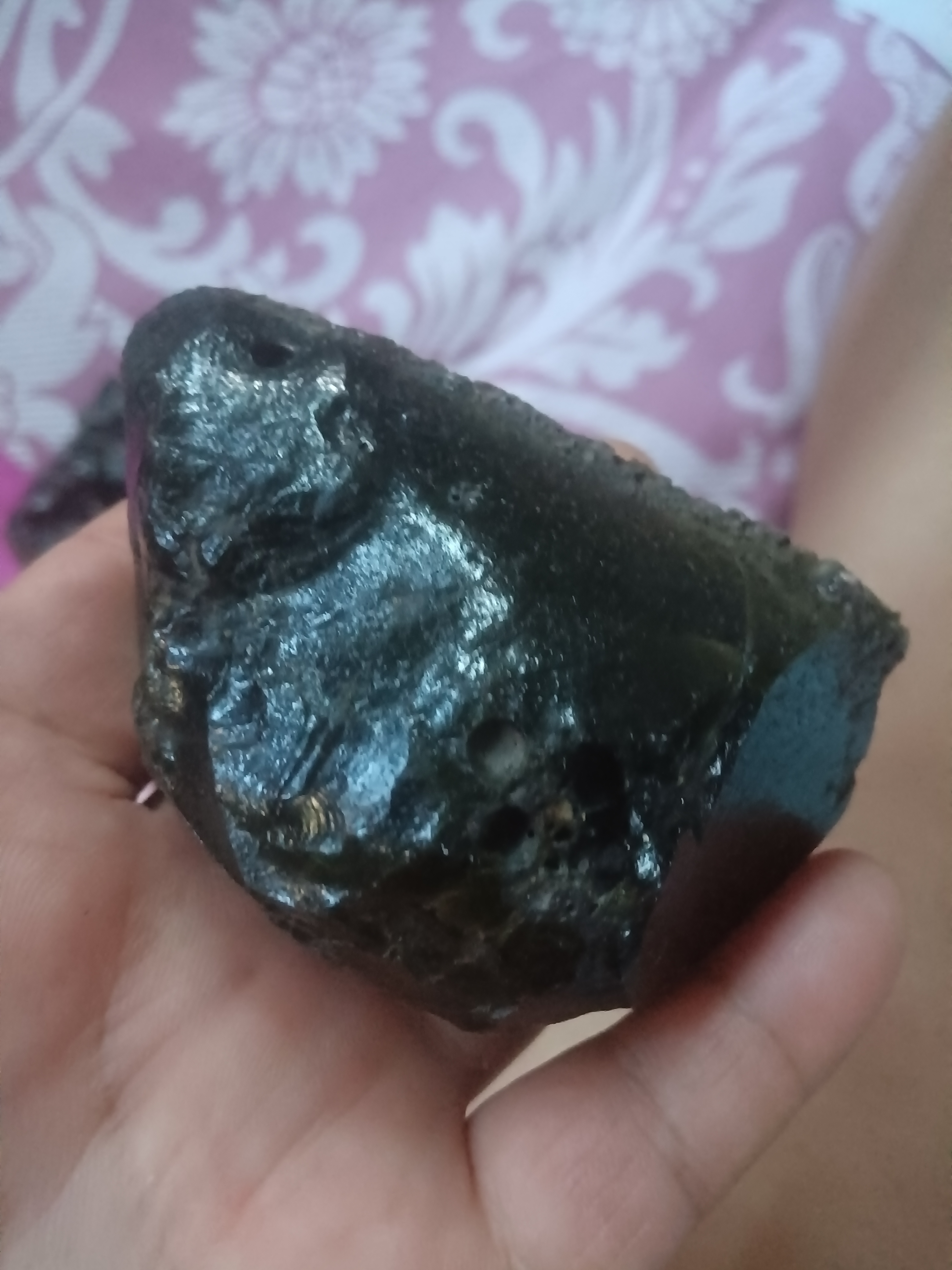 稀罕的玻璃陨石