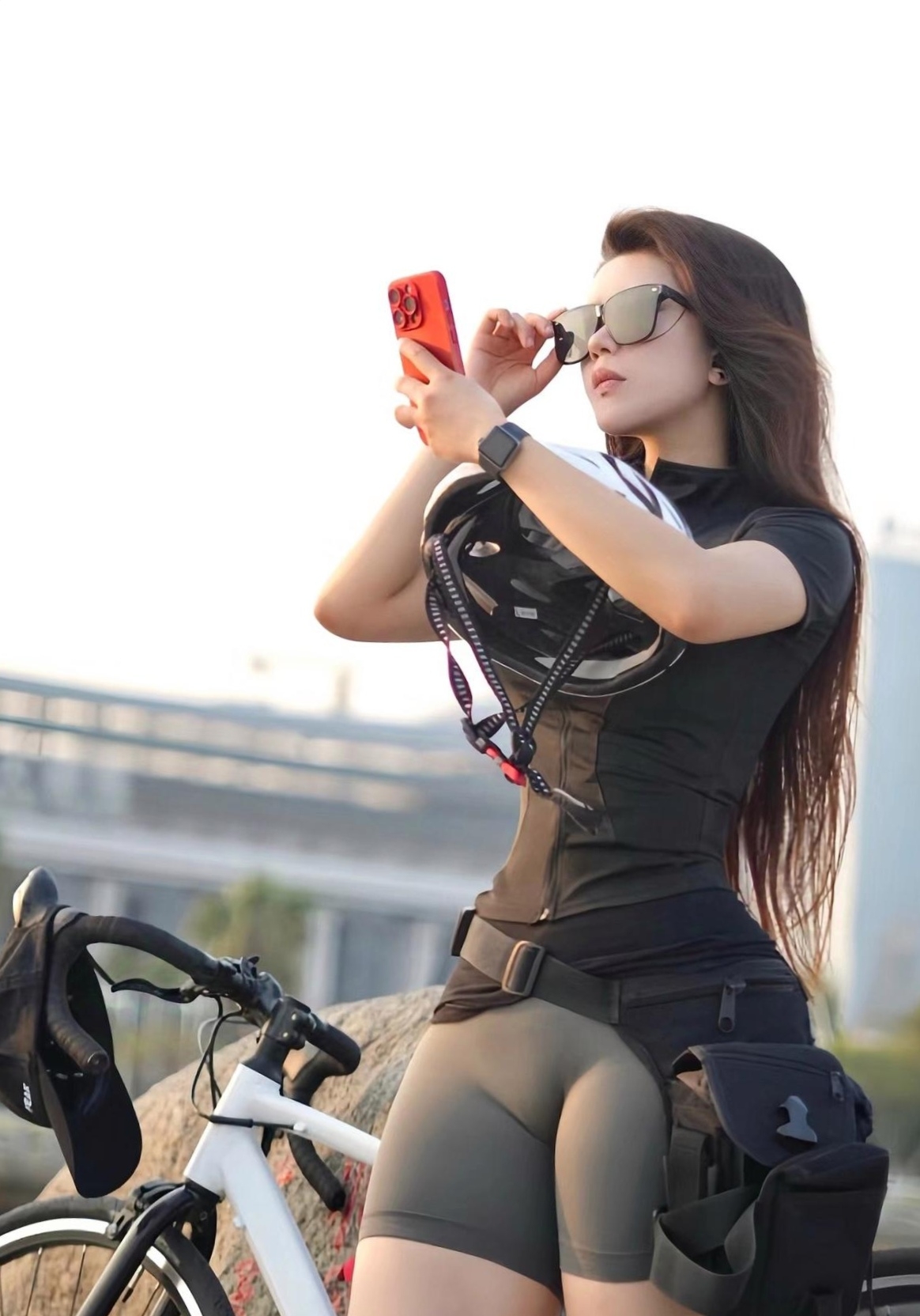 沐浴在绚烂日光下,骑行之旅成就了每一刻的璀璨记忆!