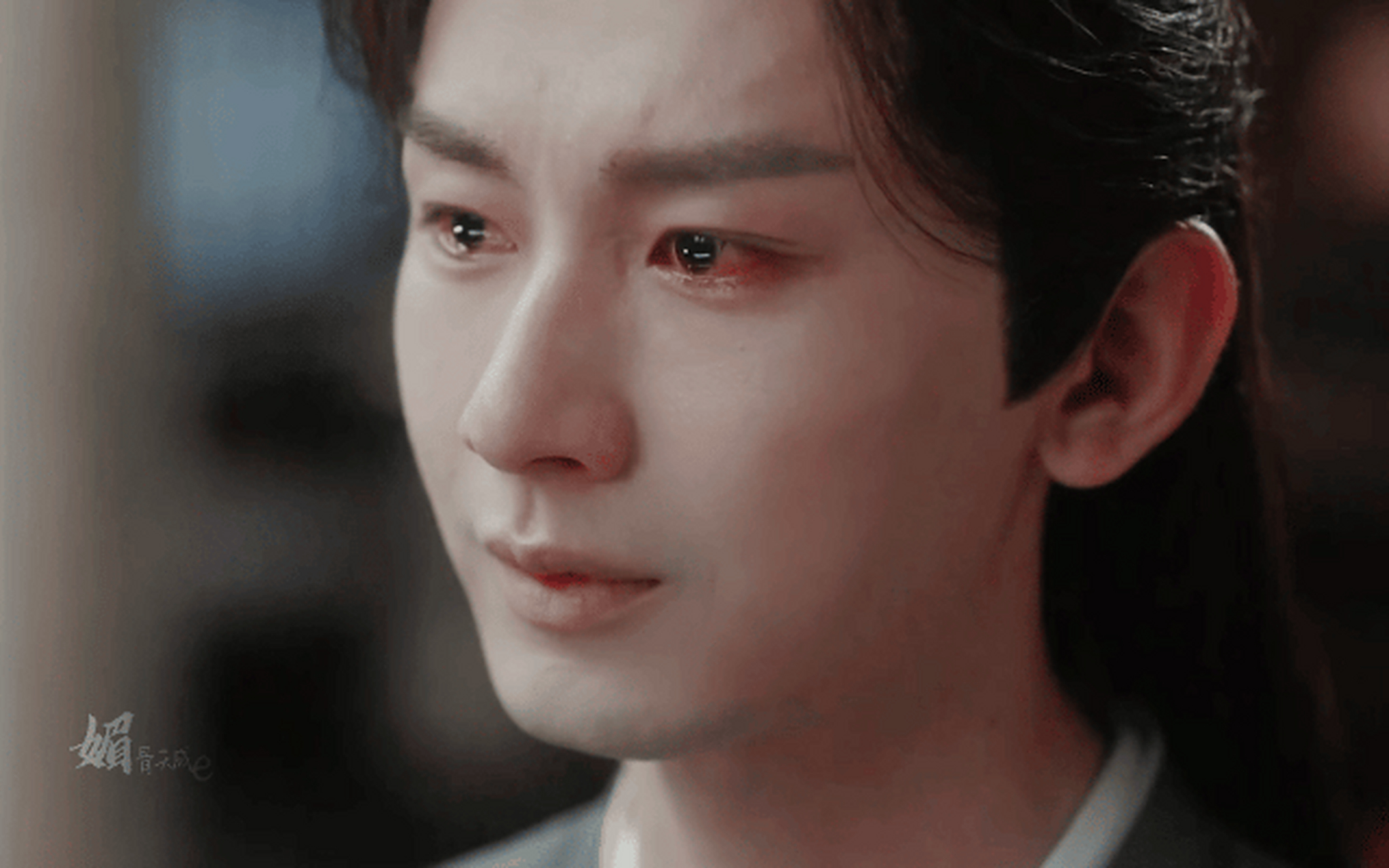 当这个人站在你面前,你发现,比起这个人, 你更爱那些回忆时.