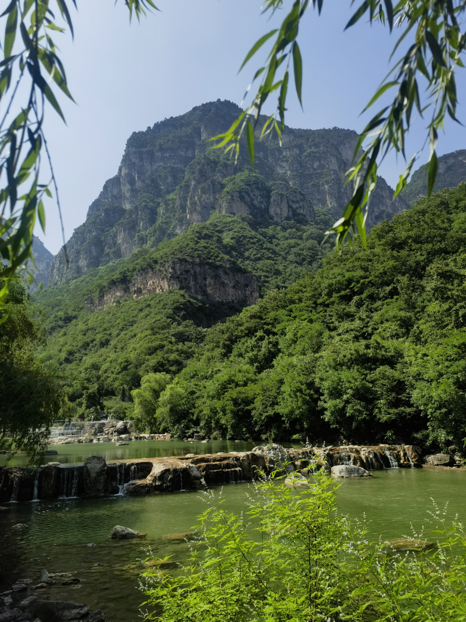 上联:登碣石,观沧海,读诗抒胸意, 求下联?