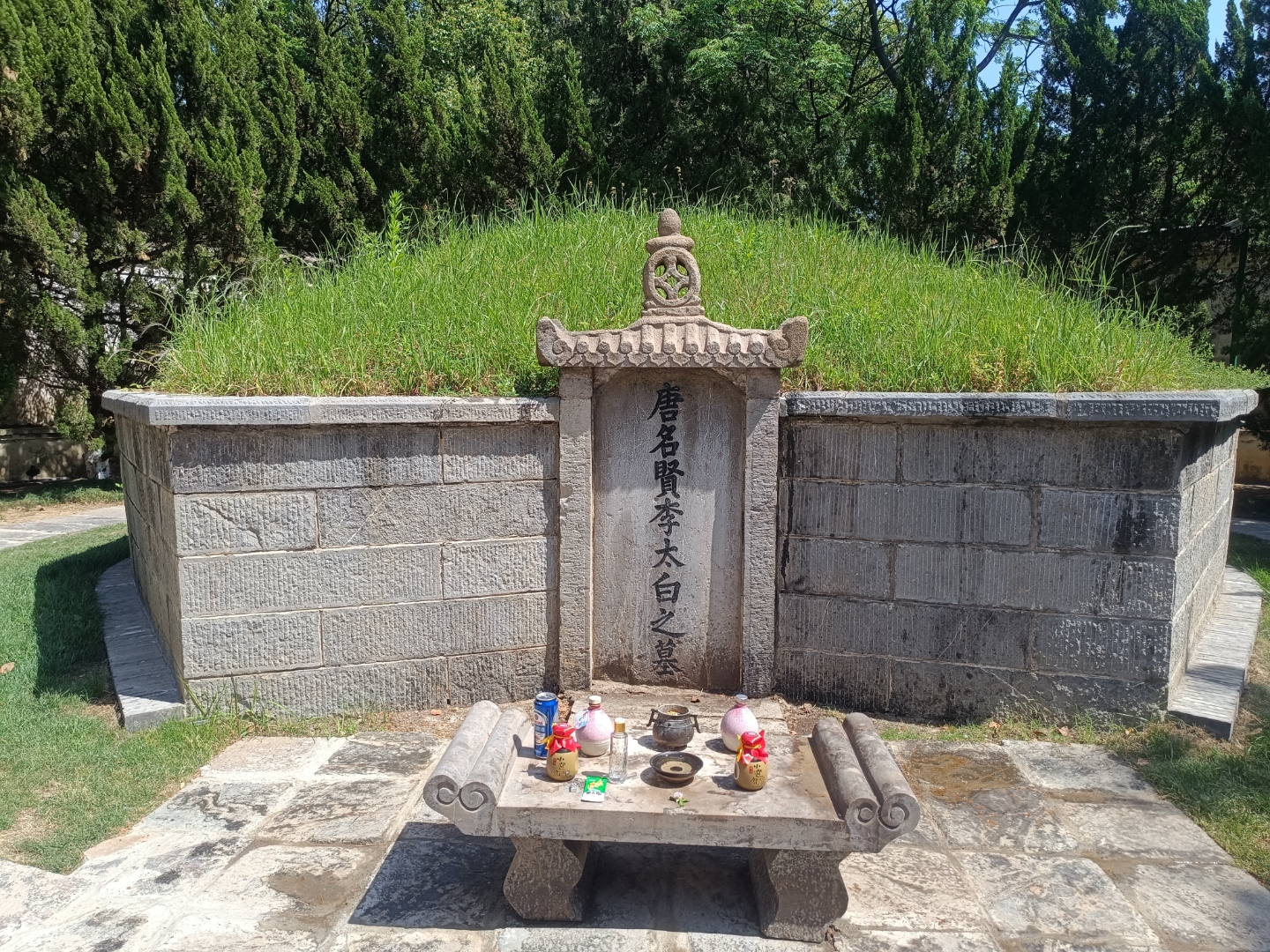 在唐代诗人中,我最仰慕的就是诗仙李白