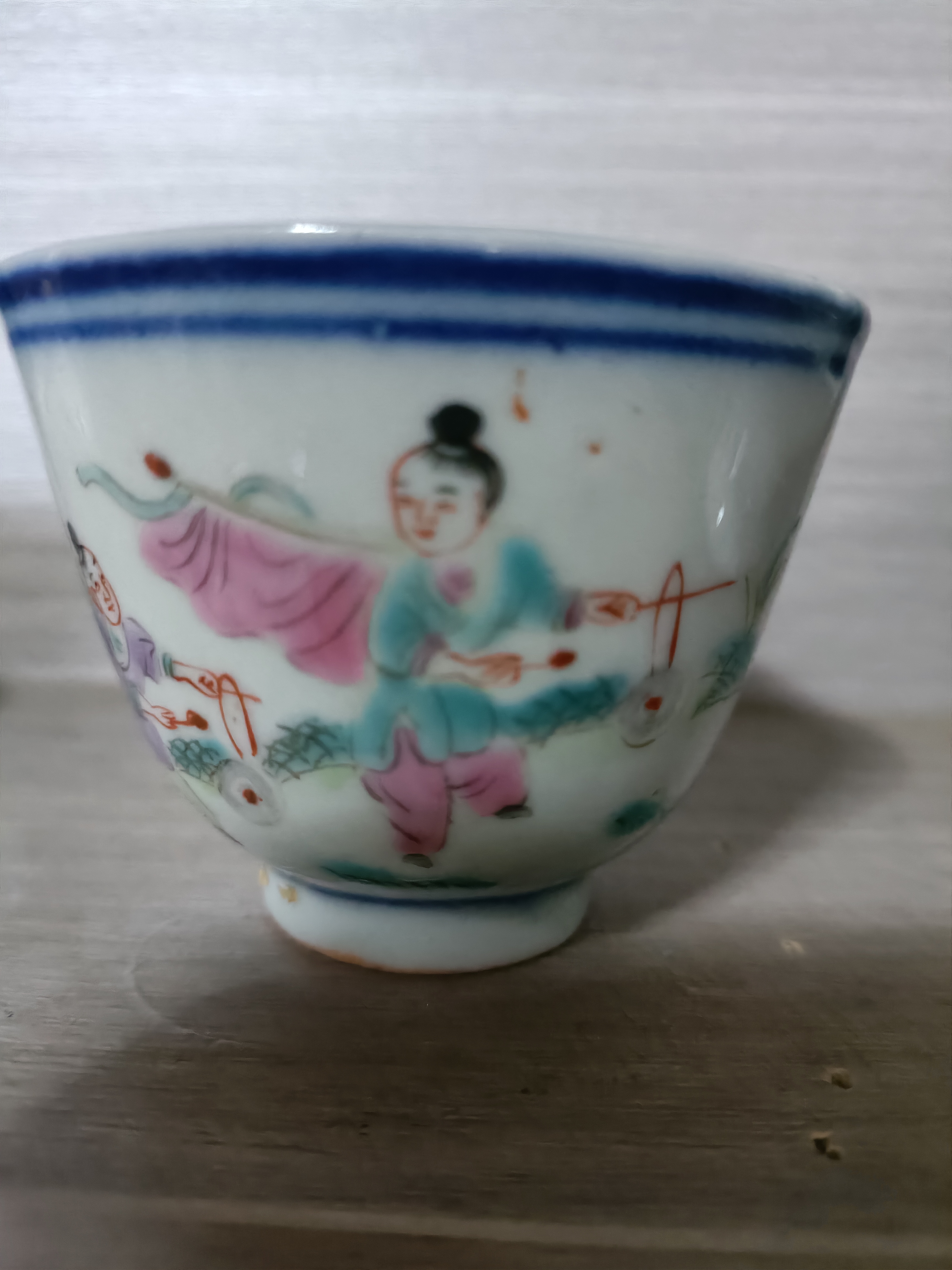 晚清同治粉彩人物杯