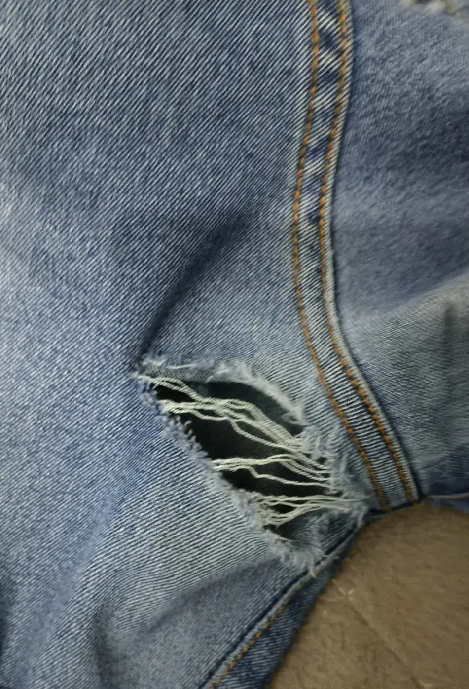 烂了的图片裤子屁股破了牛仔裤坏的图片裤子垮了的图片裤子裆部磨破
