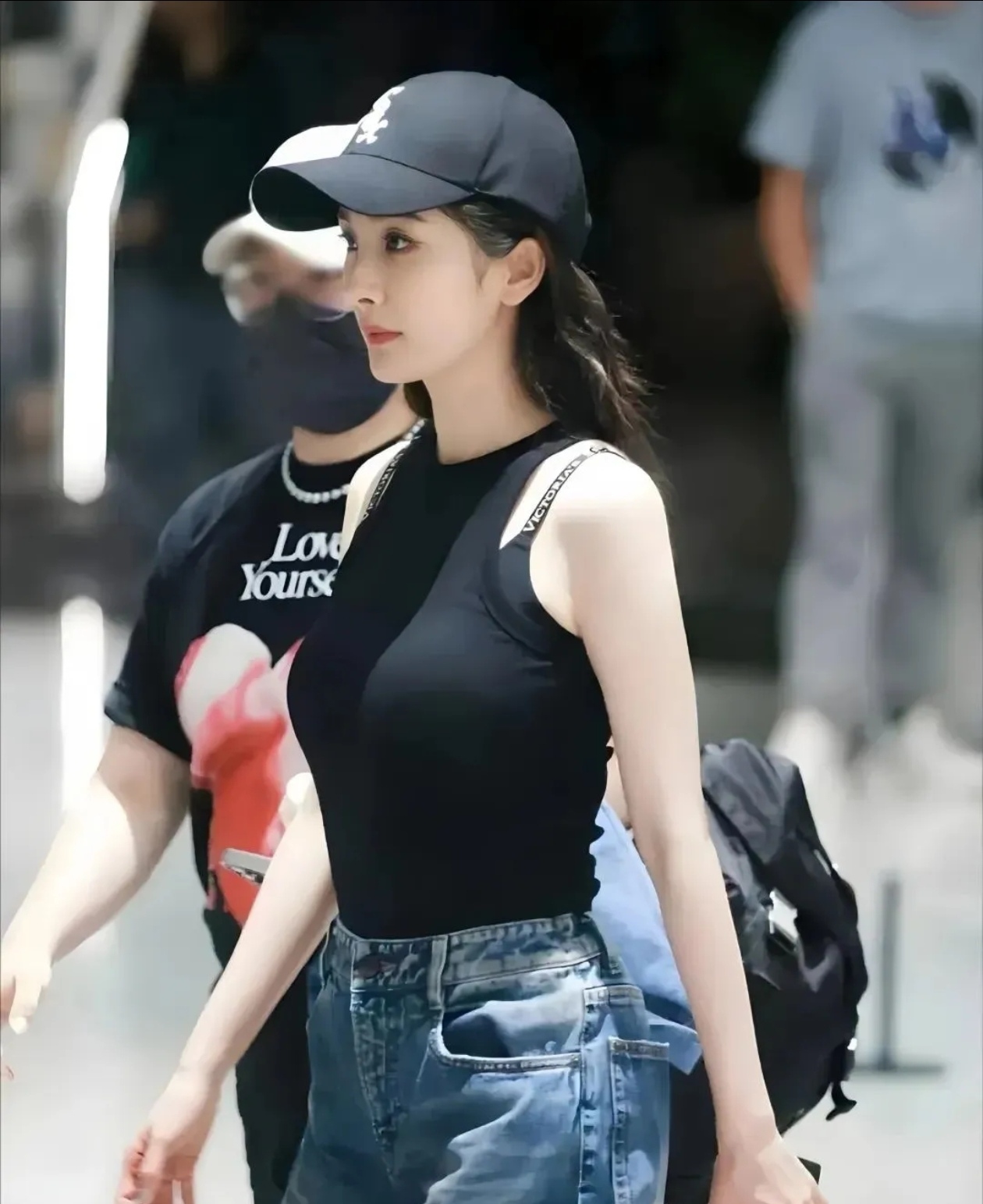 38岁的杨幂穿紧身衣,这身材简直绝了!