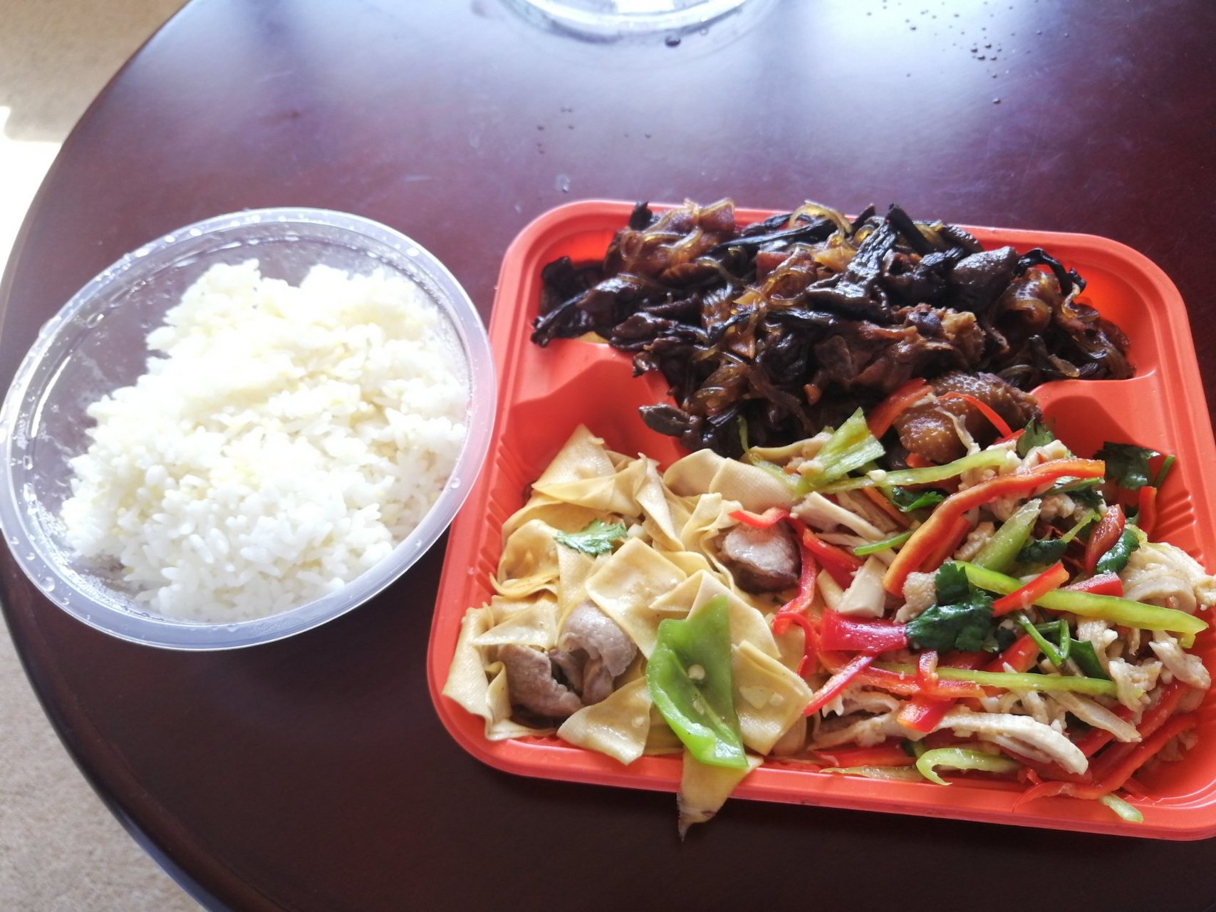 第六天,体温:早7点多,水银温度计测腋下36.3摄氏度,下午2点多37.