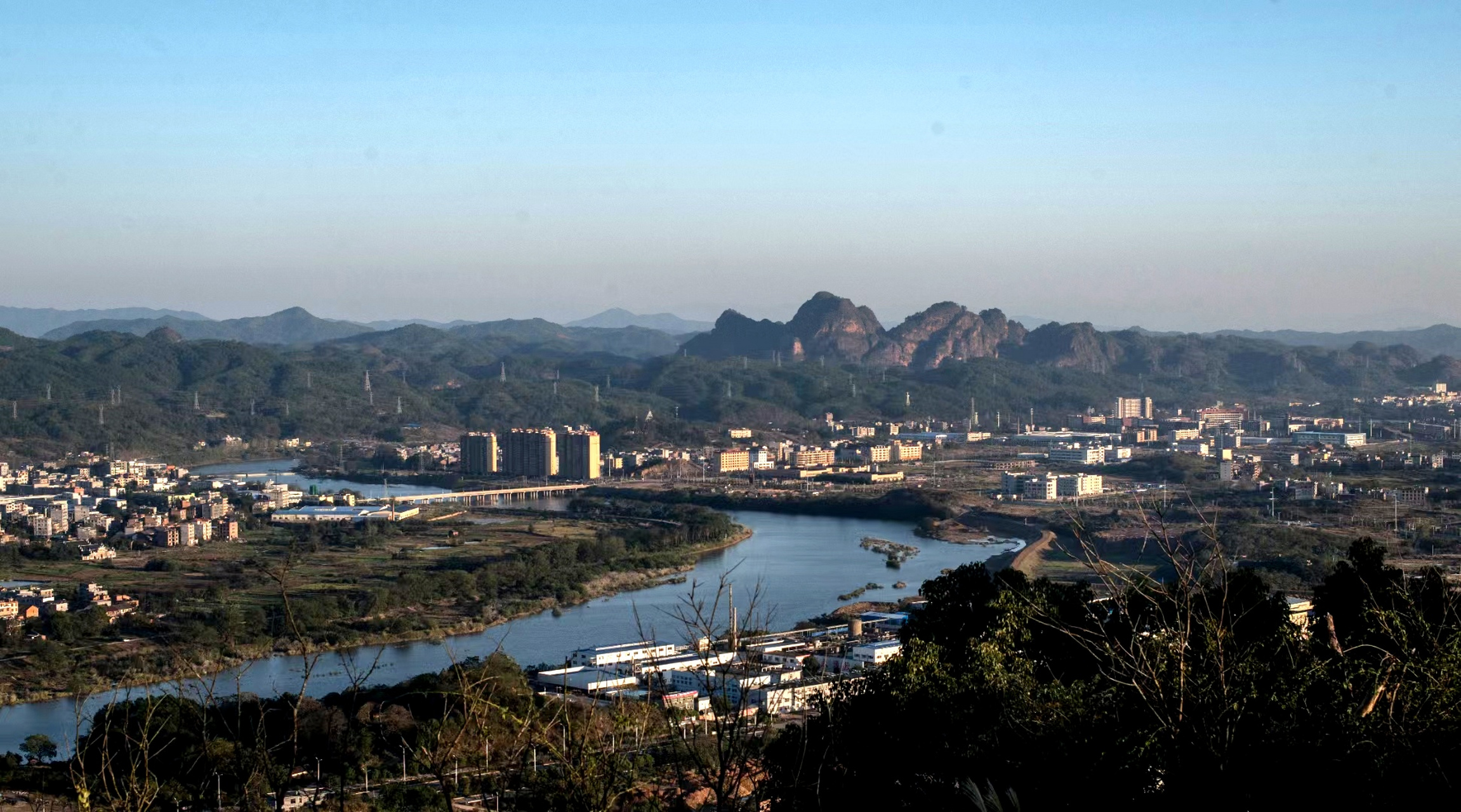 一江春水东流去【摄于宁都老鹰山风景区】