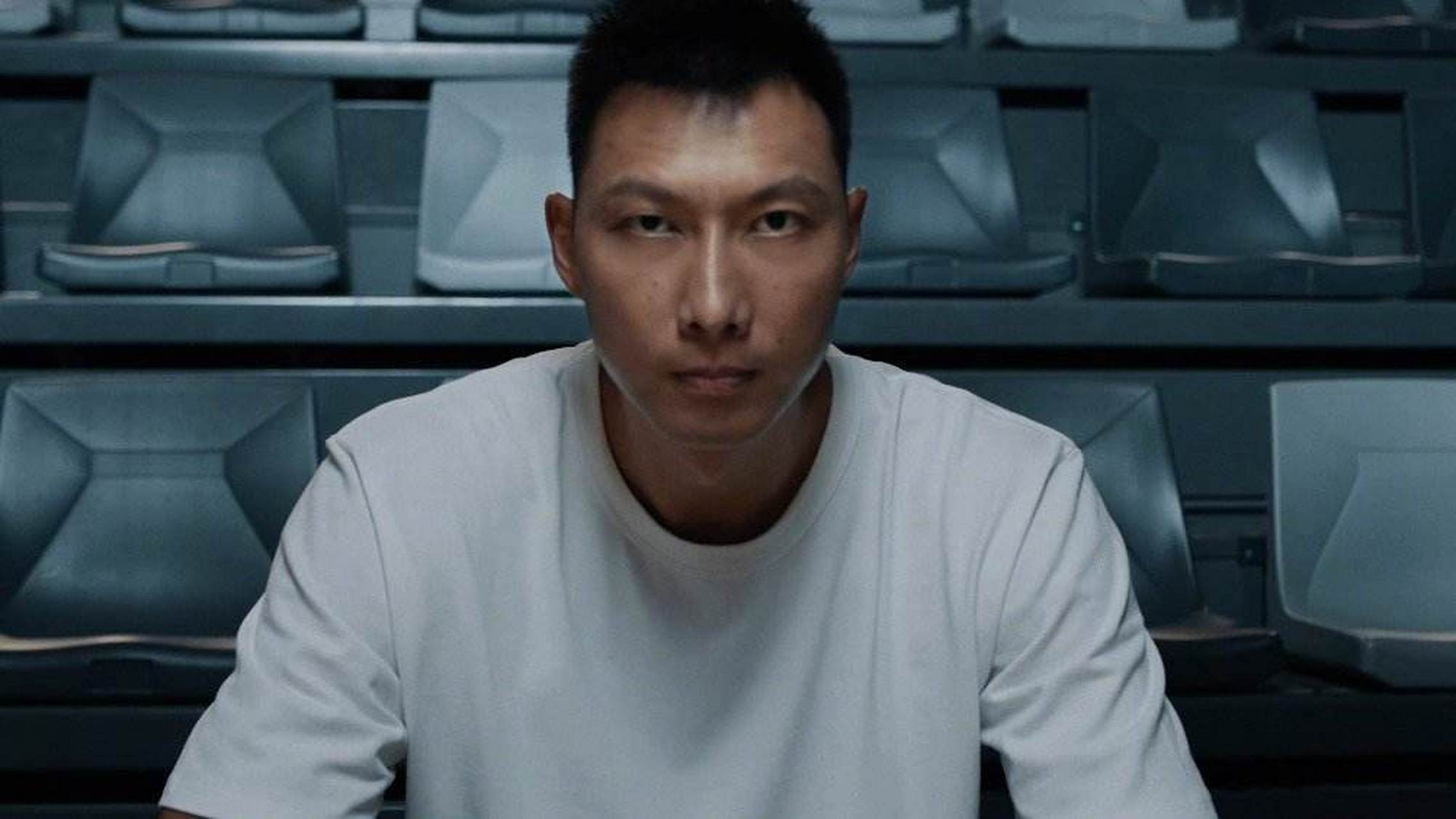 易建联已经放话了不会离开广东队,除非退役.