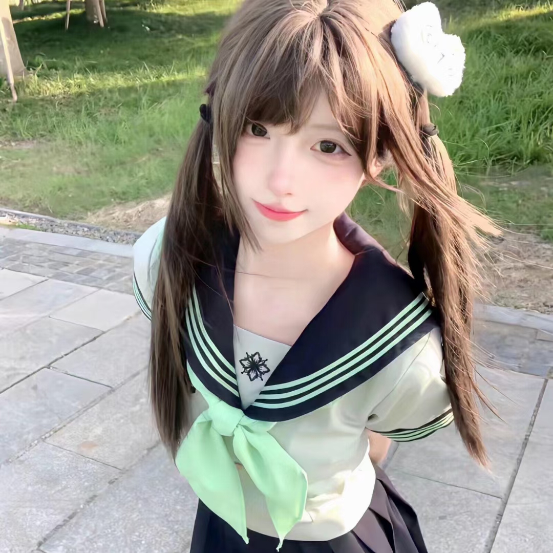 这组头像也超有学院风~持续更新中#清纯甜美学院风穿搭你的jk女孩