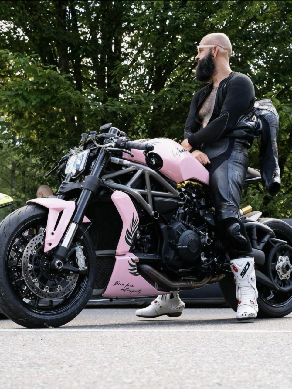 骚气冲天 猛男粉 杜卡迪大魔鬼99