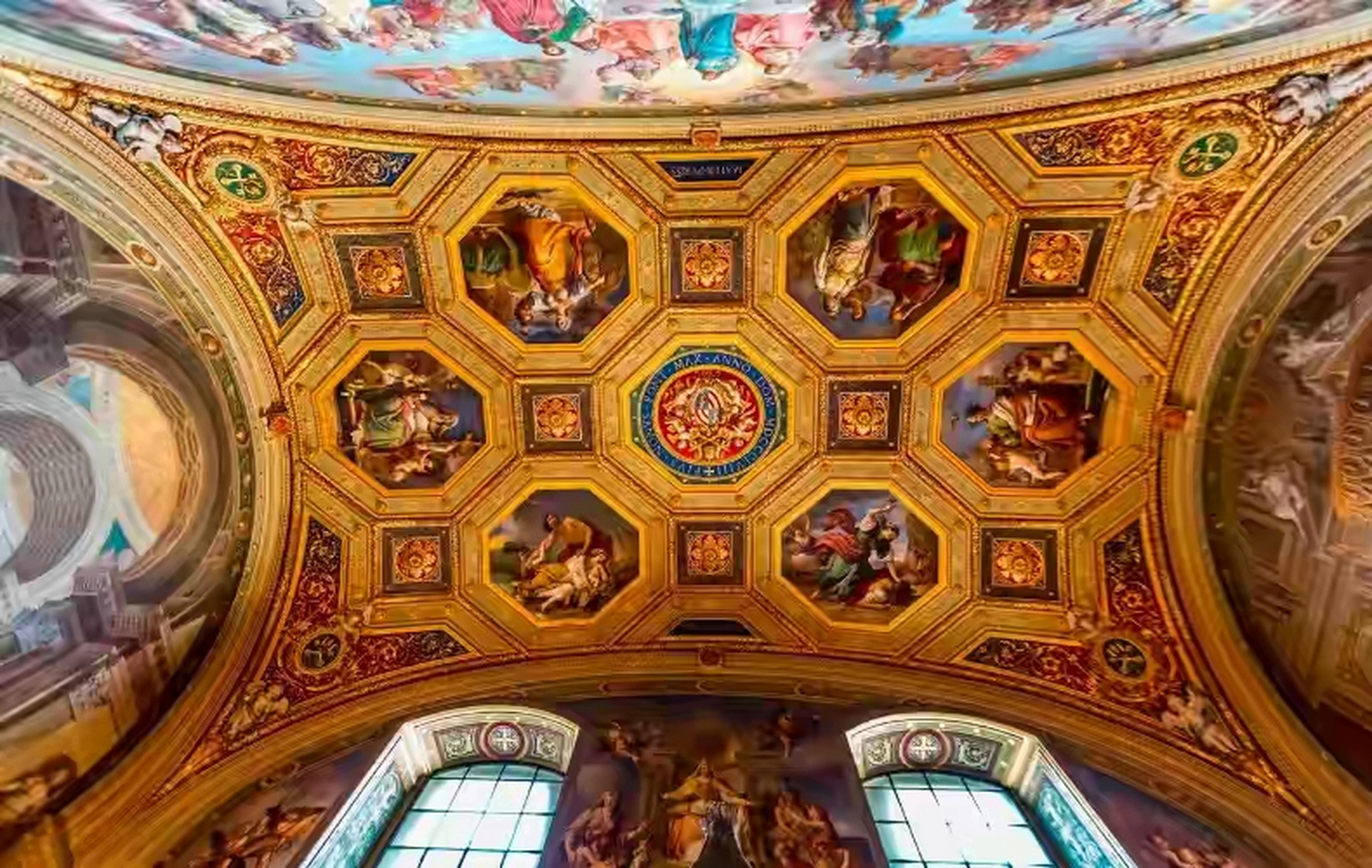 谁是最美的天花板?  1.梵蒂冈西斯廷教堂(sistine chapel); 2.